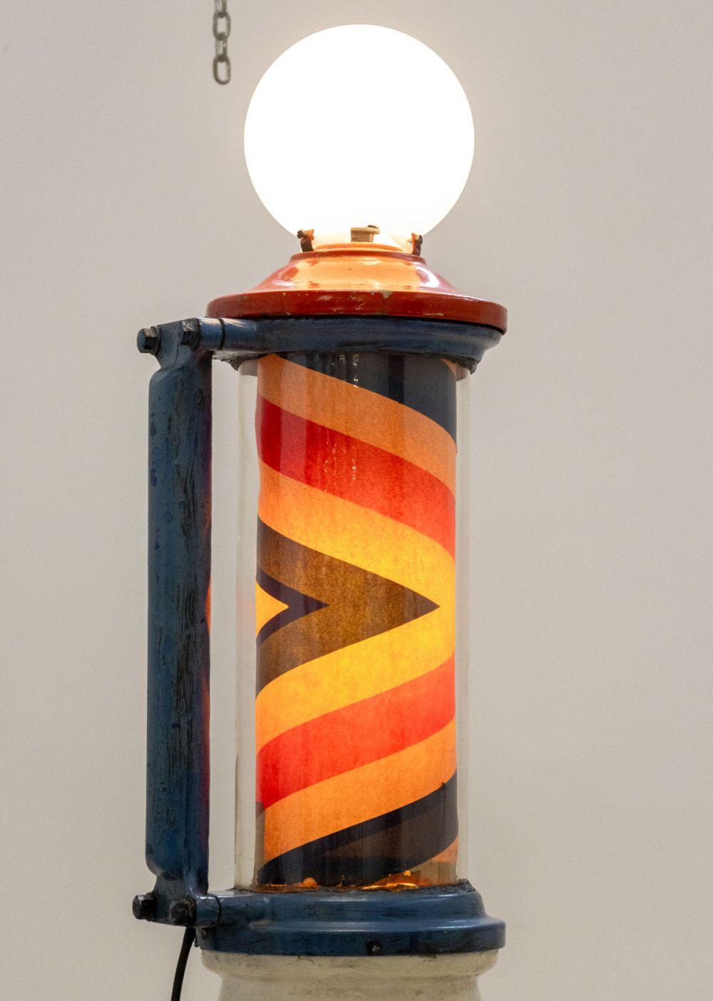 Lámpara de asta de barbero americana de hierro fundido Estadounidense en venta