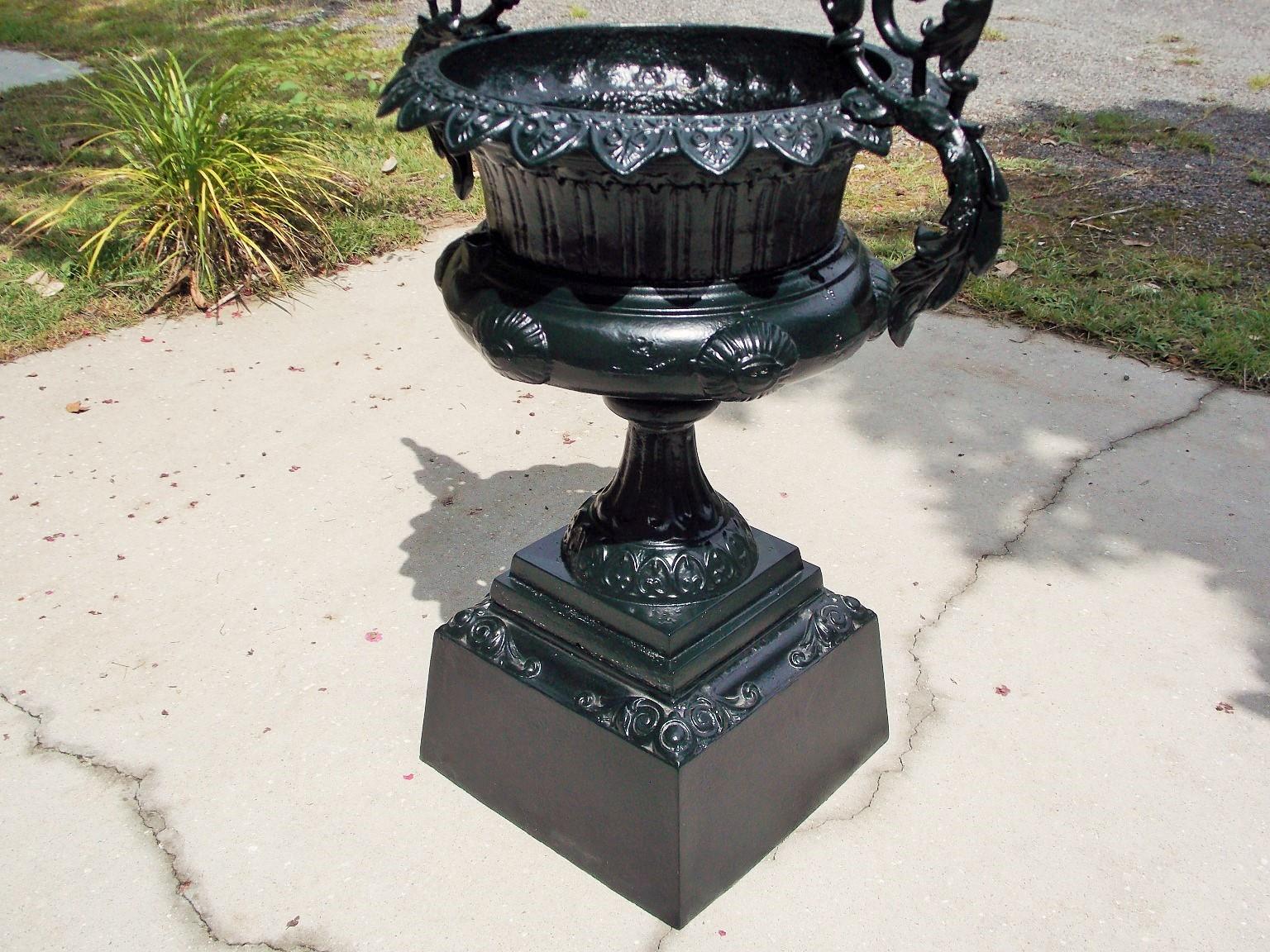 American Cast Iron Campana Floral Acanthus Garden Urn on Squared Plinth C. 1850 For Sale 5