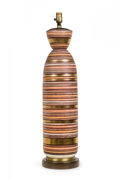 Amerikanische Keramik-Tischlampe mit hohem Kugelstreifen und glasierter, braun getönter Lüster