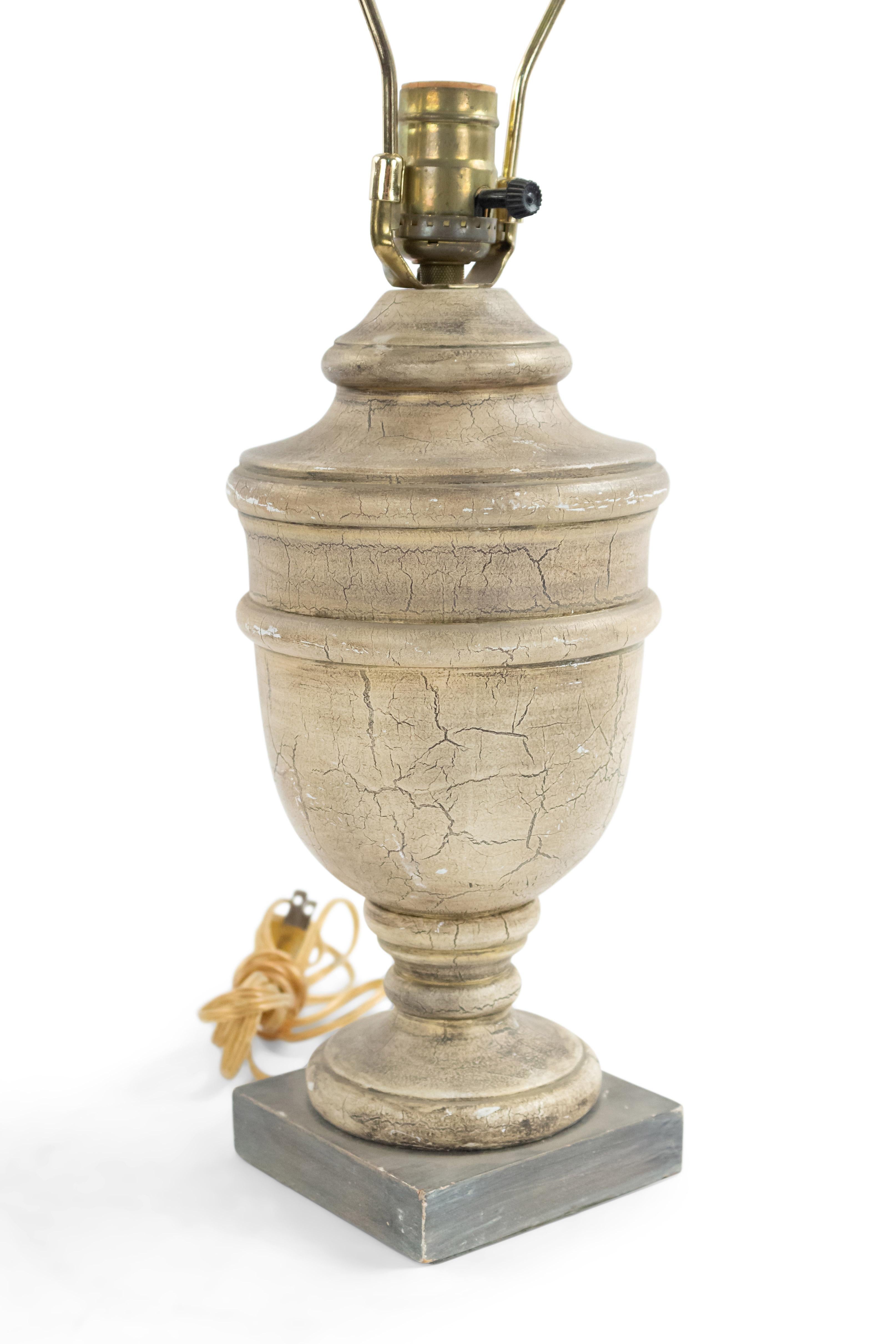 American Cerused Wooden Urn Lamp In Good Condition For Sale In New York, NY