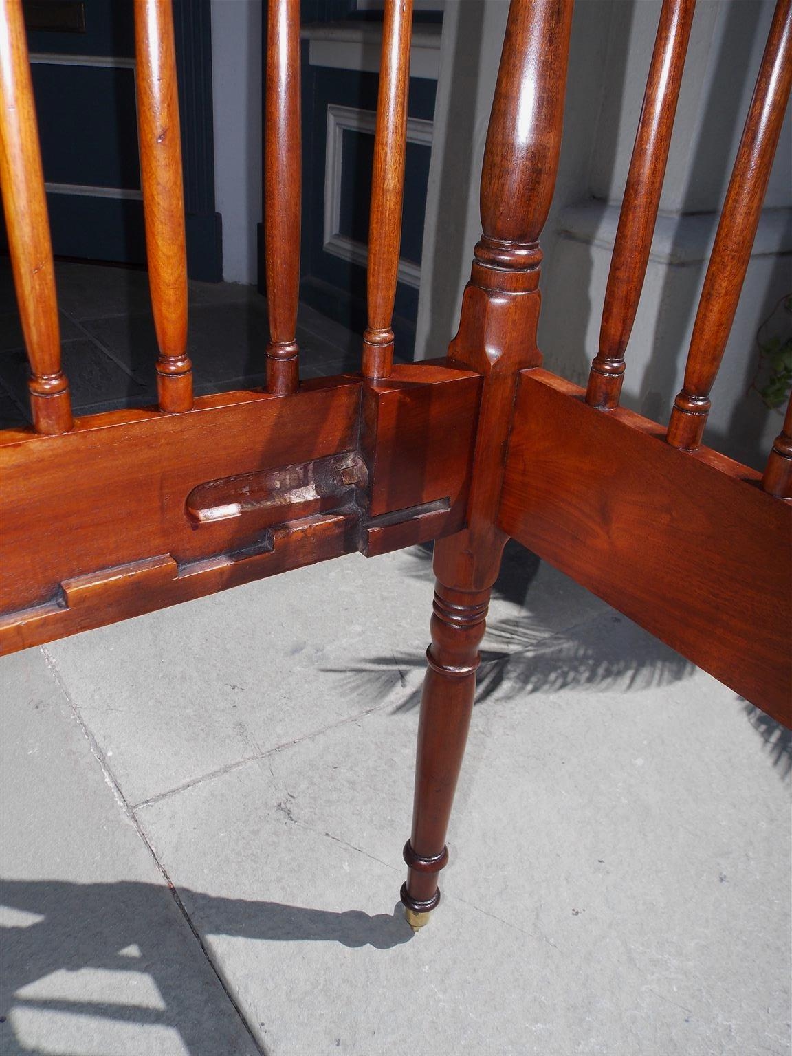 American Charleston Mahogany Child's Crib with Bulbous Spindles on Casters, 1800 For Sale 4