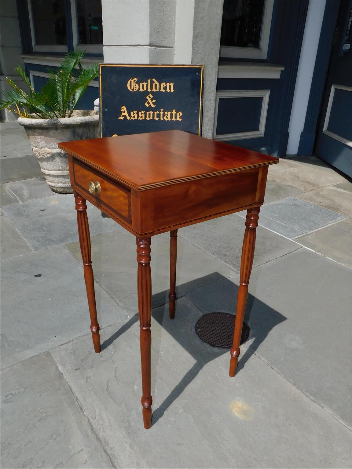 American Cherry and Mahogany One Drawer Inlaid Stand with Reeded Legs, C. 1810 In Excellent Condition In Hollywood, SC