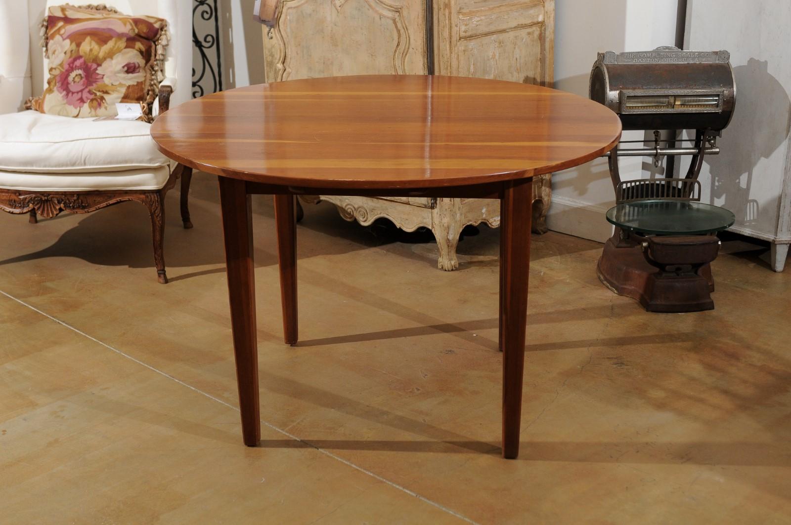 American Cherry Round Top Dining Table with Tapered Legs and Square Apron In Good Condition In Atlanta, GA