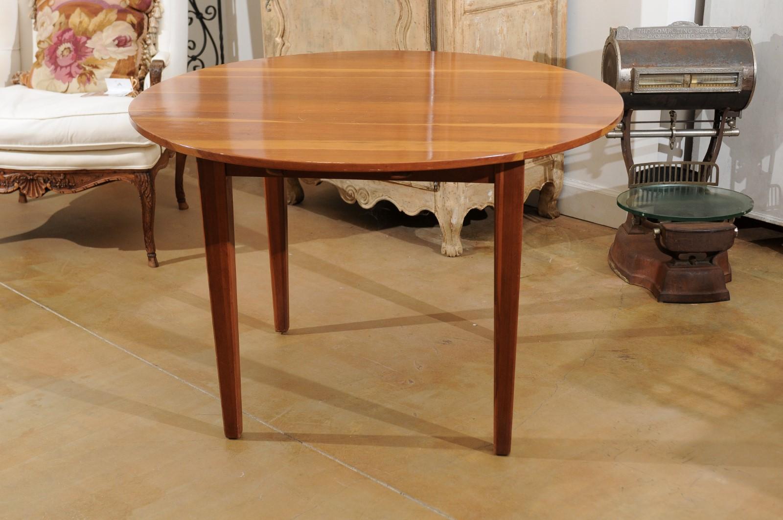 20th Century American Cherry Round Top Dining Table with Tapered Legs and Square Apron