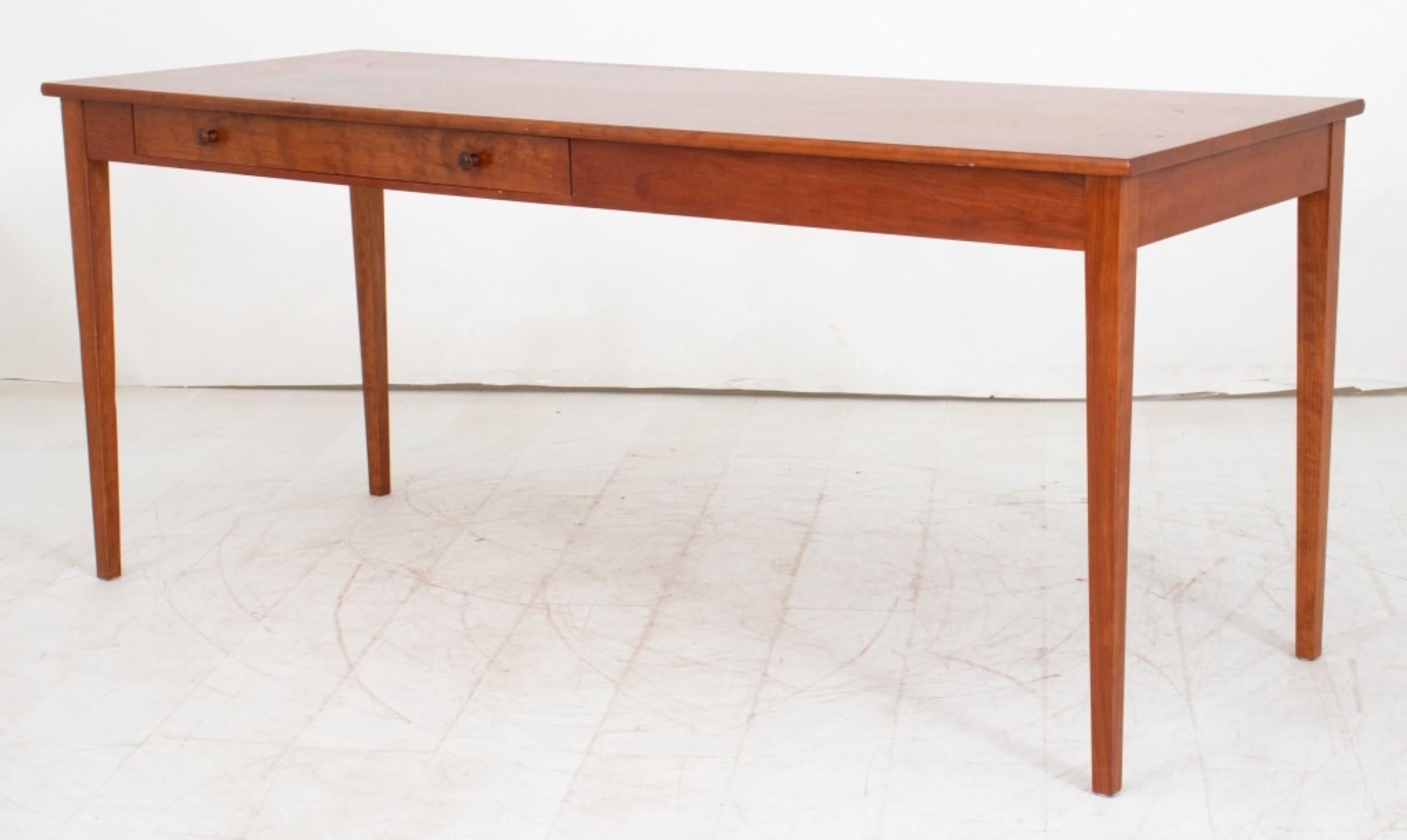 American Cherry Sofa Table In Good Condition For Sale In New York, NY