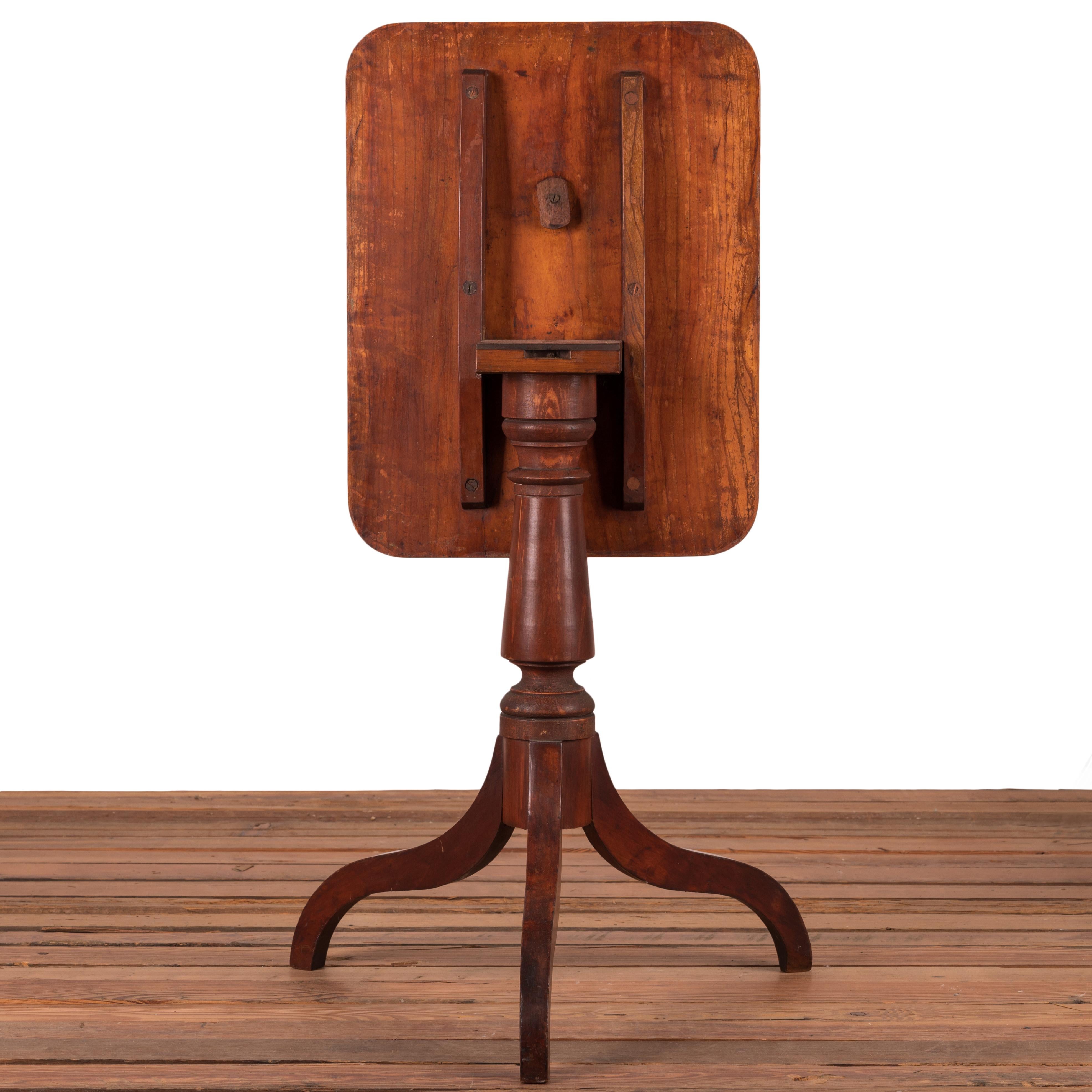 American Cherry Tilt-Top Candle Stand In Good Condition For Sale In Savannah, GA