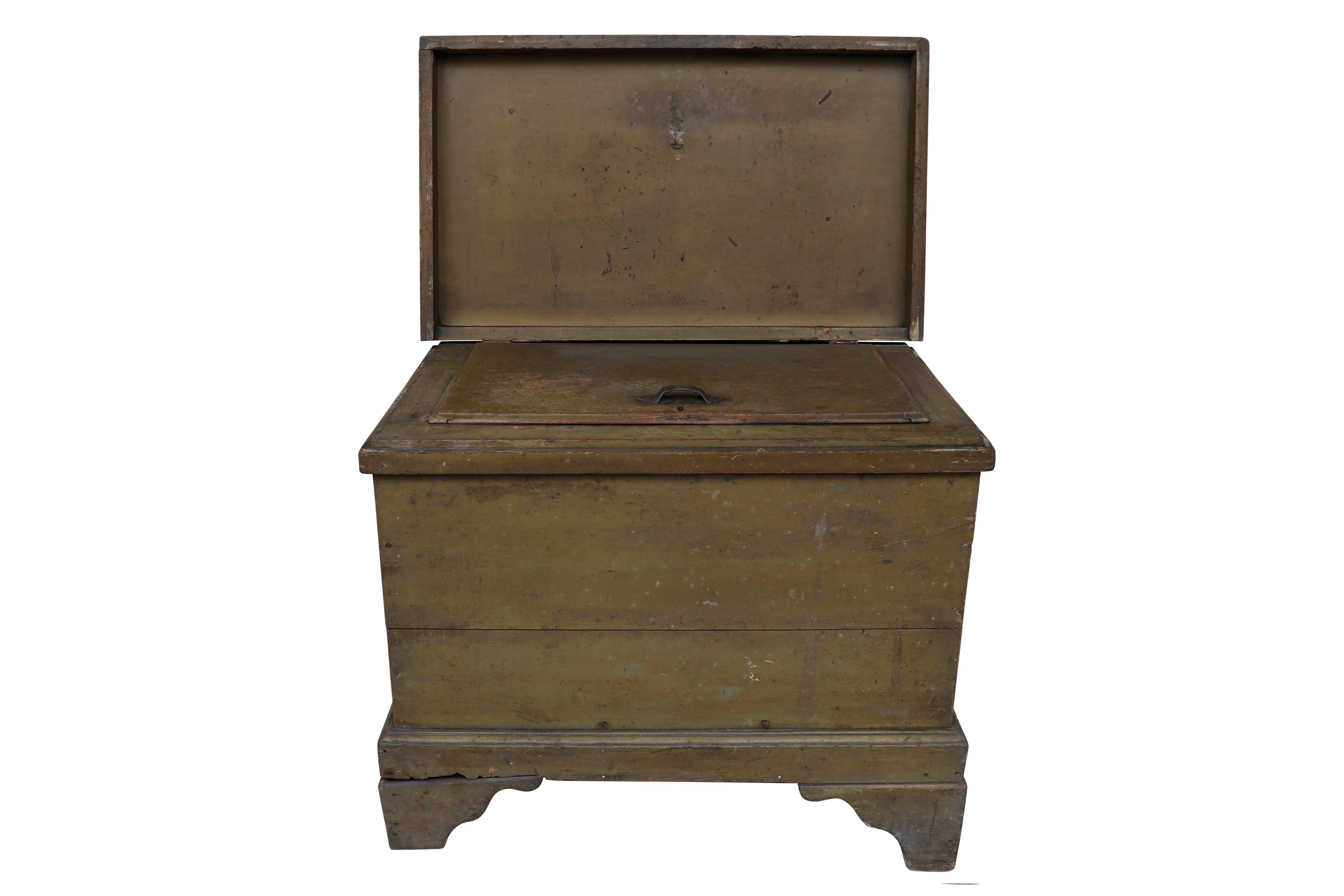 Primitive American Chest with Original Paint For Sale