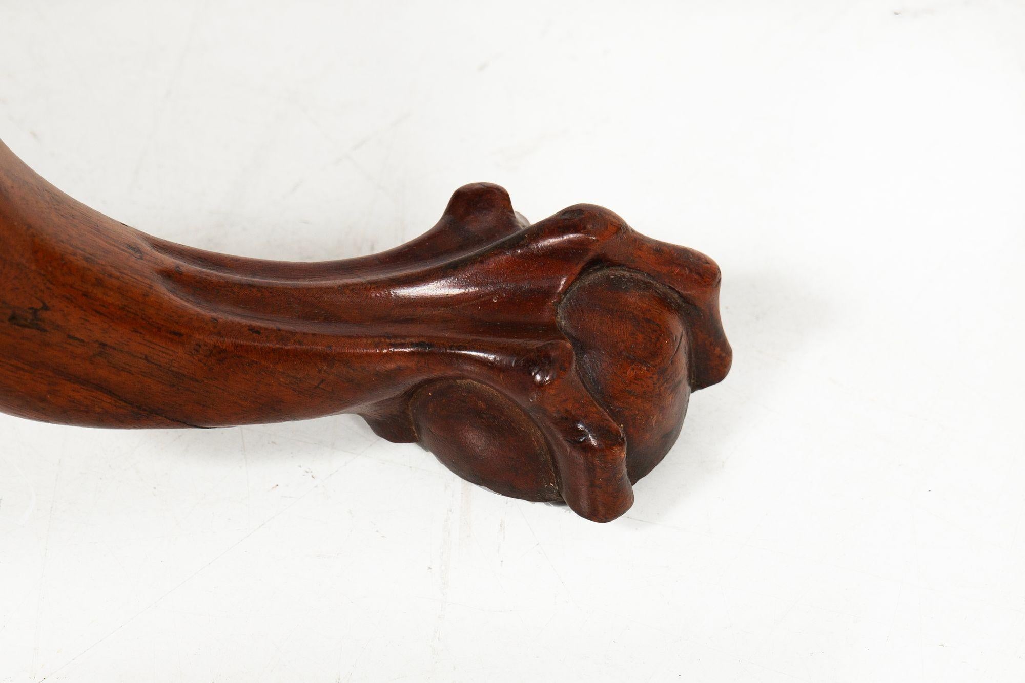 American Chippendale Carved Tilt-Top Ball and Claw Tea Table ca. 1770 en vente 2