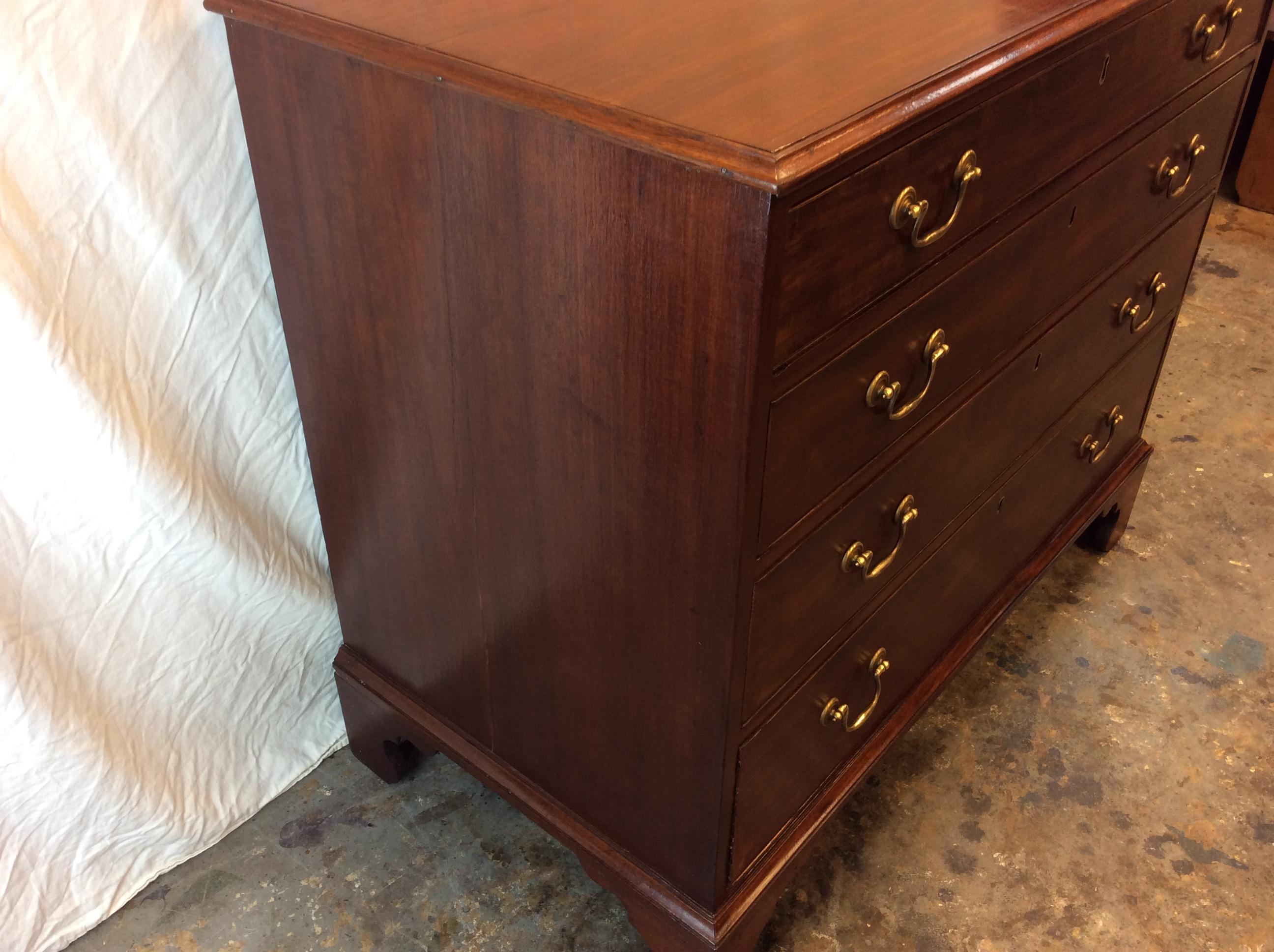 American Chippendale Chest In Good Condition In Bradenton, FL