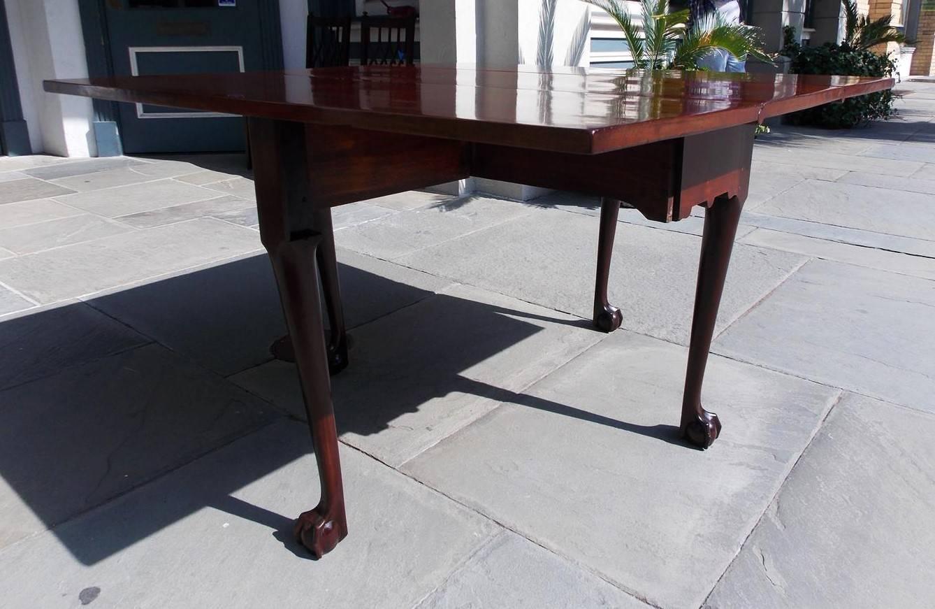 American Chippendale Cuban Mahogany Claw and Ball Drop-Leaf Table, Circa 1770 For Sale 5