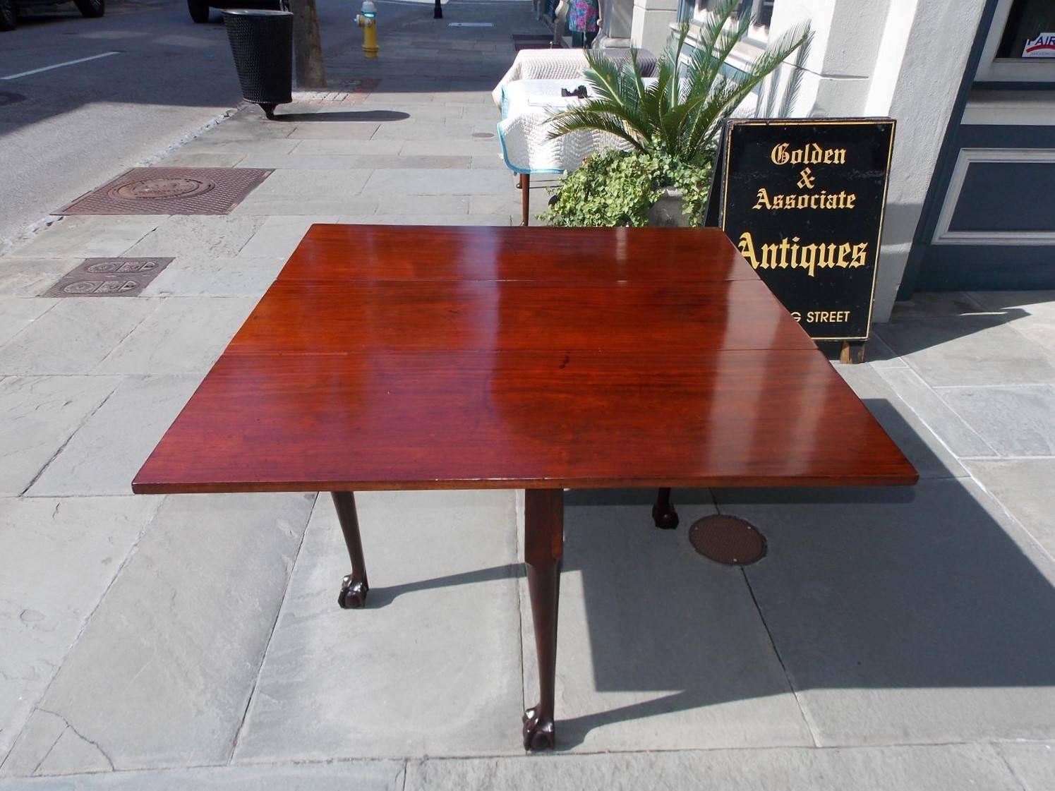 American Chippendale Cuban Mahogany Claw and Ball Drop-Leaf Table, Circa 1770 For Sale 1