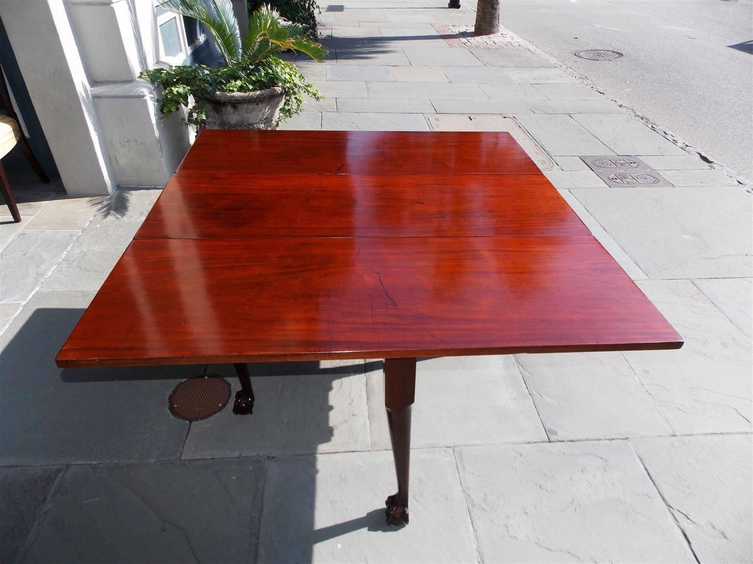 American Chippendale Cuban Mahogany Claw and Ball Drop-Leaf Table, Circa 1770 For Sale 2