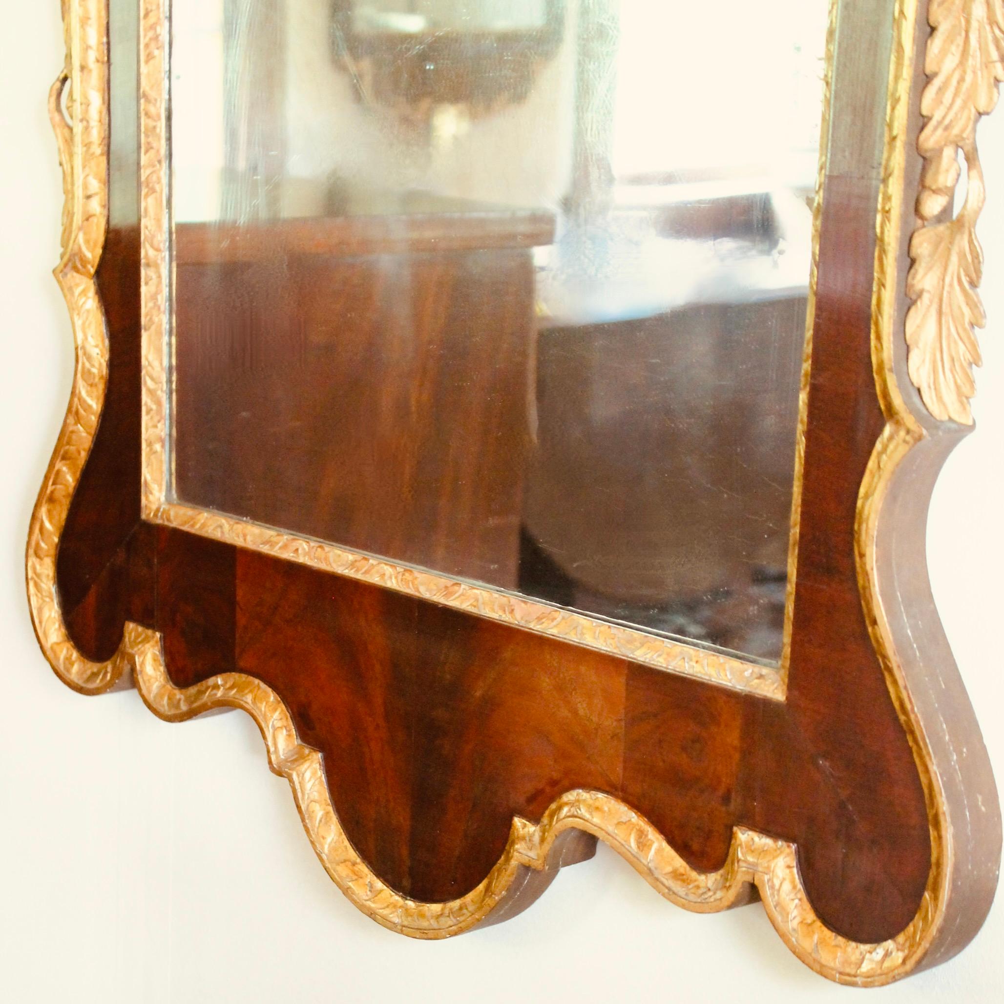 American Chippendale Federal Mahogany And Parcel Gilt Constitution Mirror For Sale 10