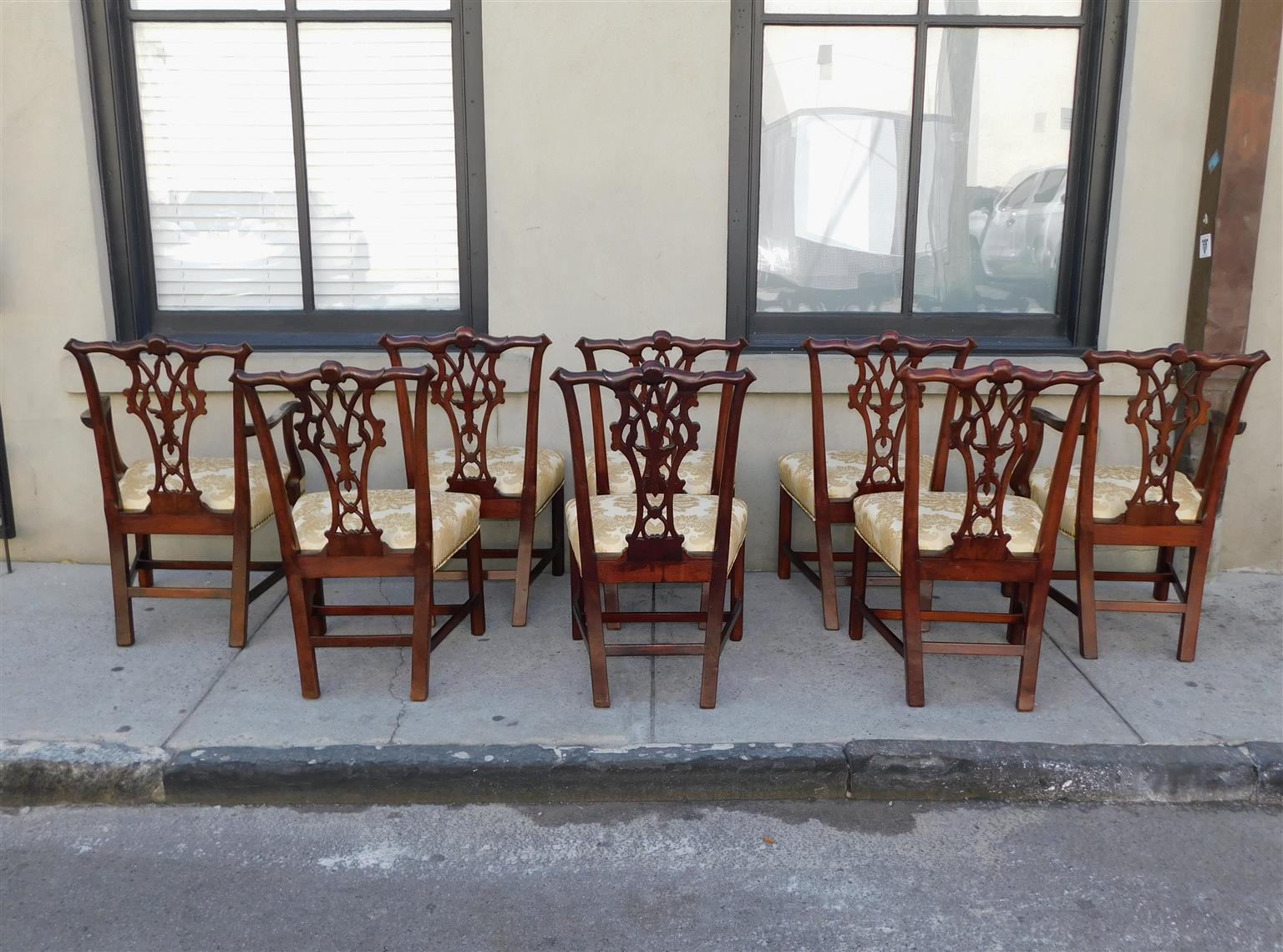 American Chippendale Mahogany Acanthus Foliage Dining Room Chairs, Circa 1790 For Sale 5
