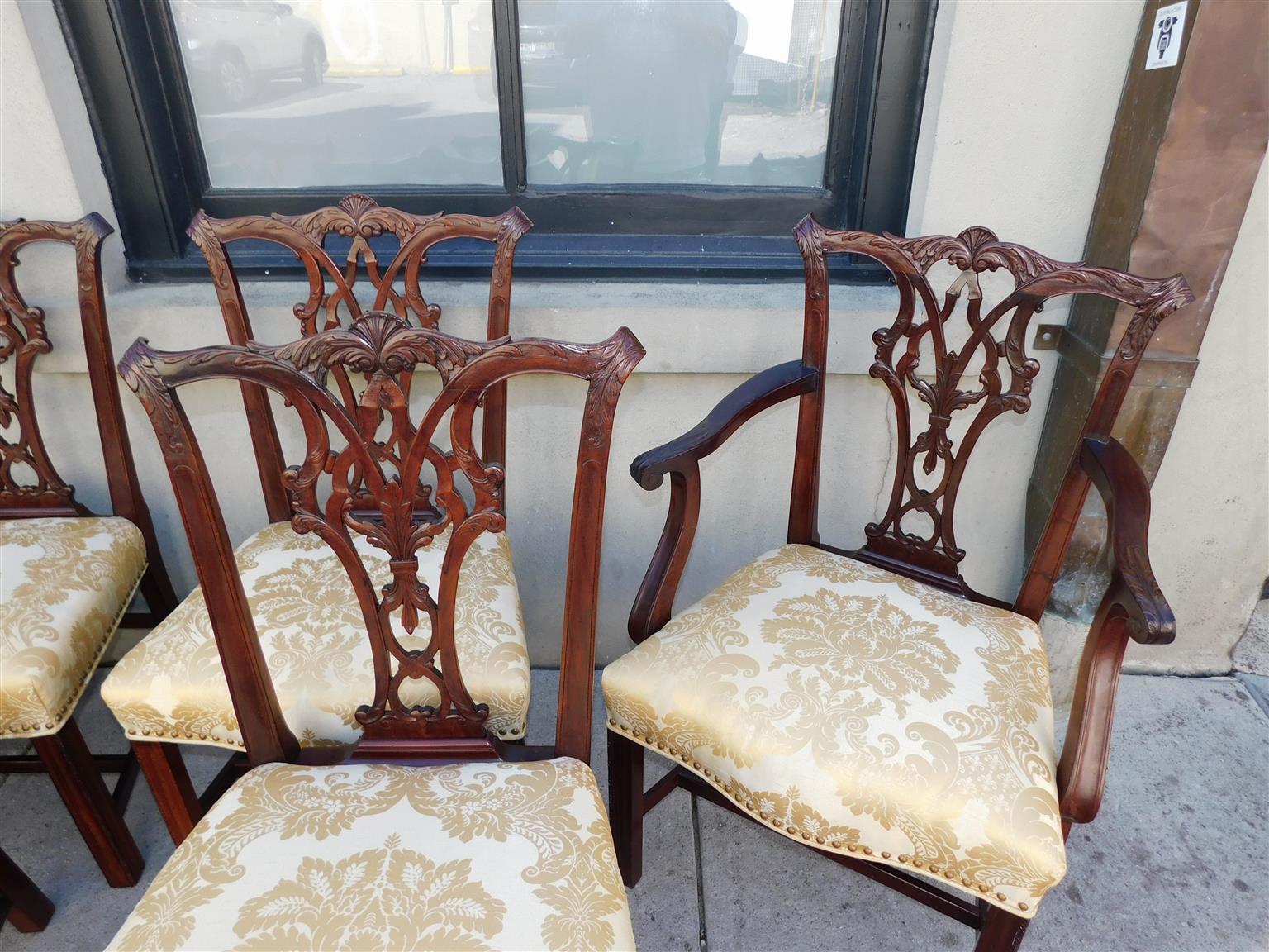 American Chippendale Mahogany Acanthus Foliage Dining Room Chairs, Circa 1790 For Sale 1