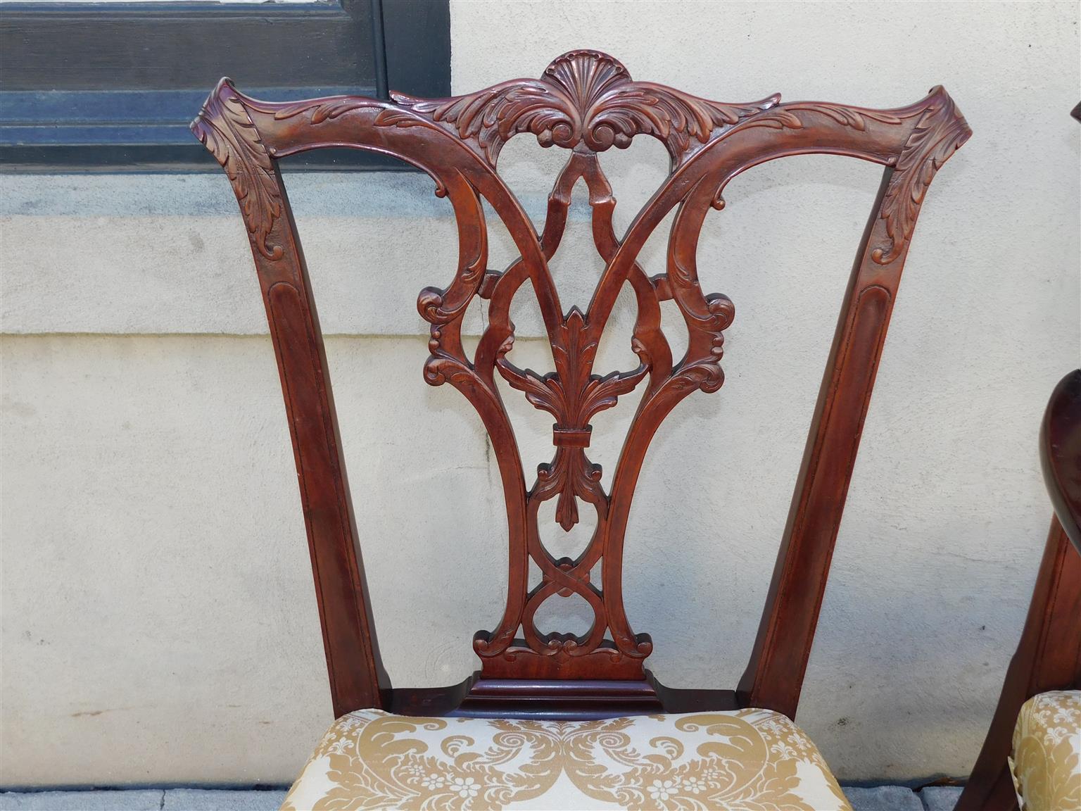 American Chippendale Mahogany Acanthus Foliage Dining Room Chairs, Circa 1790 For Sale 2