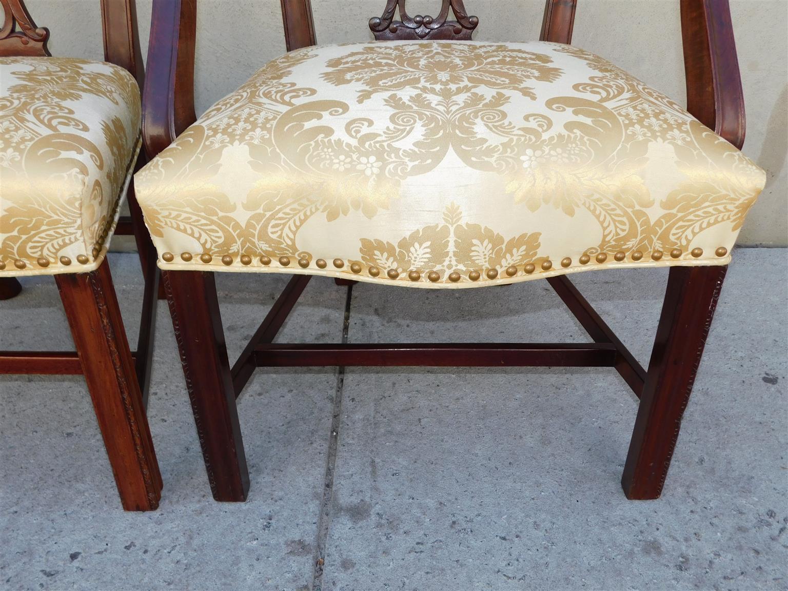 American Chippendale Mahogany Acanthus Foliage Dining Room Chairs, Circa 1790 For Sale 3