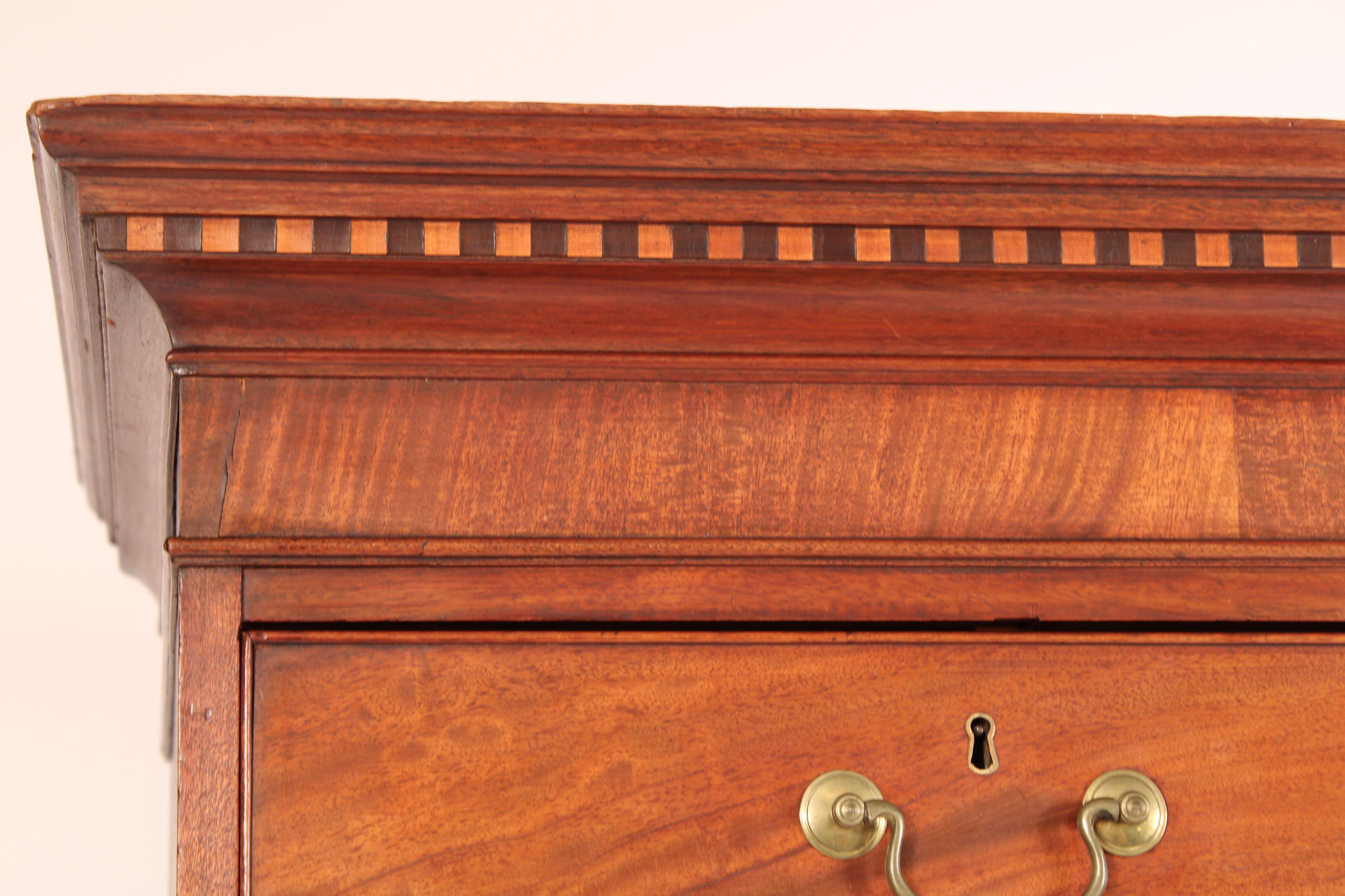 Amerikanische Chippendale Mahagoni Truhe auf Truhe (Messing) im Angebot