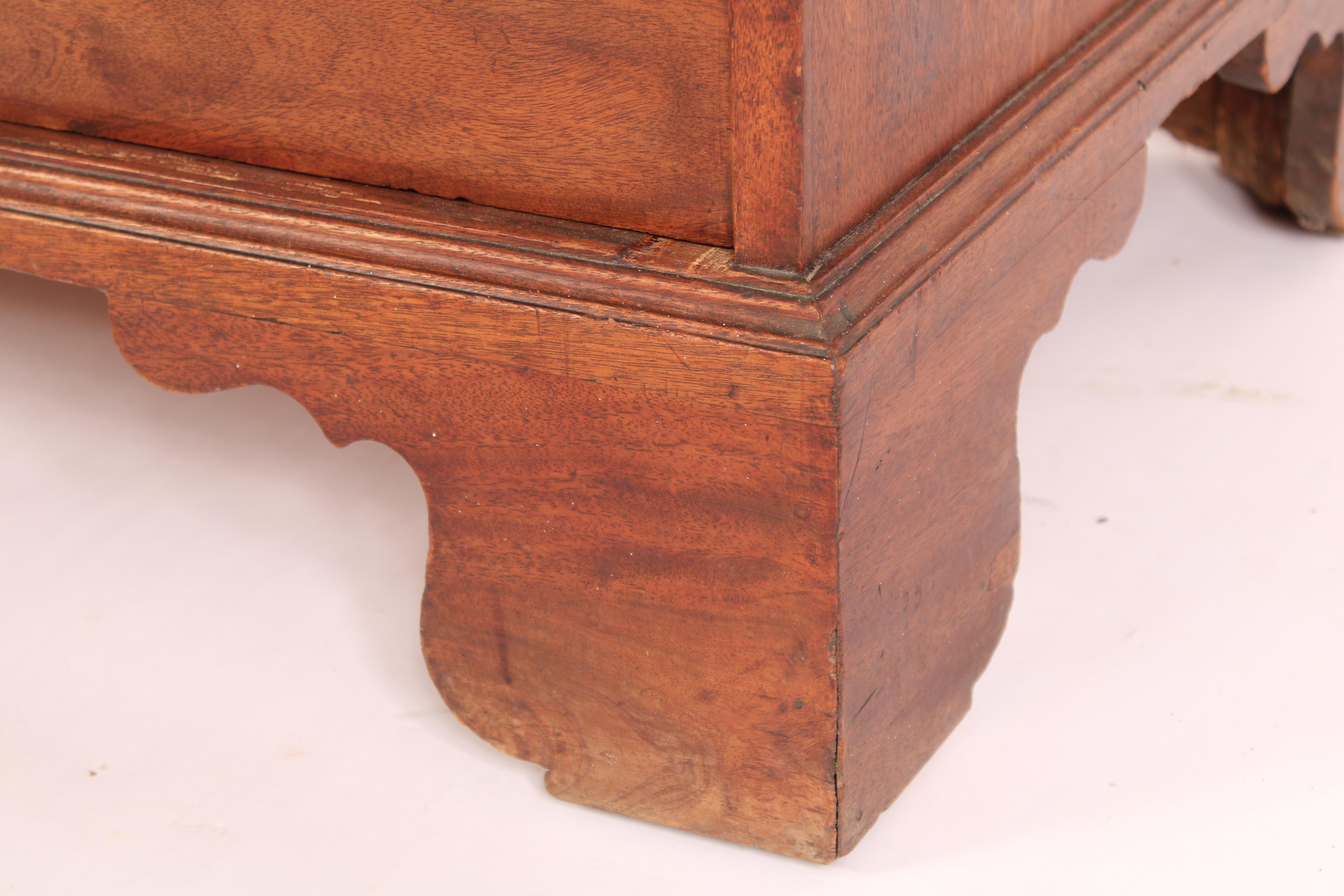 Amerikanische Chippendale Mahagoni Truhe auf Truhe im Angebot 2