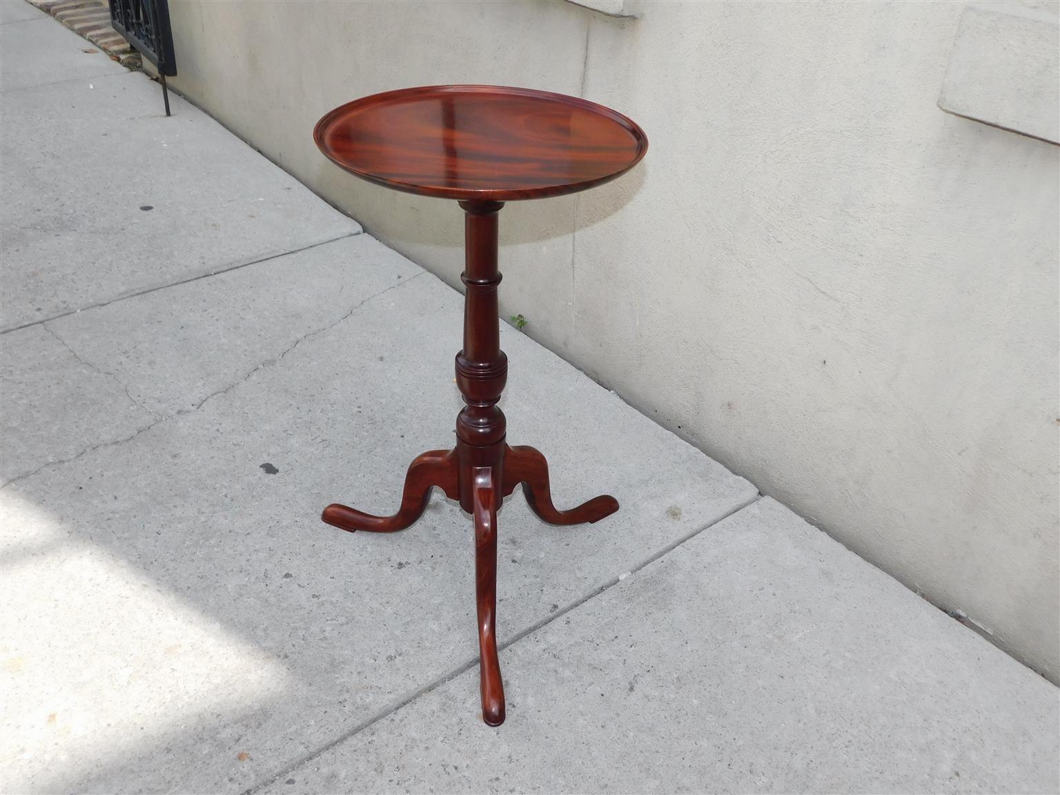Tetera de caoba Chippendale americana con pies de zapatilla, circa 1790 Tallado a mano en venta