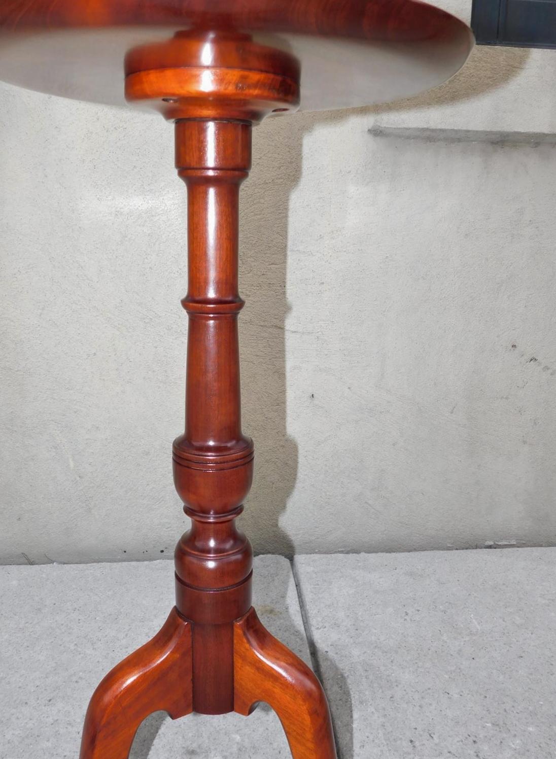 Tetera de caoba Chippendale americana con pies de zapatilla, circa 1790 Caoba en venta