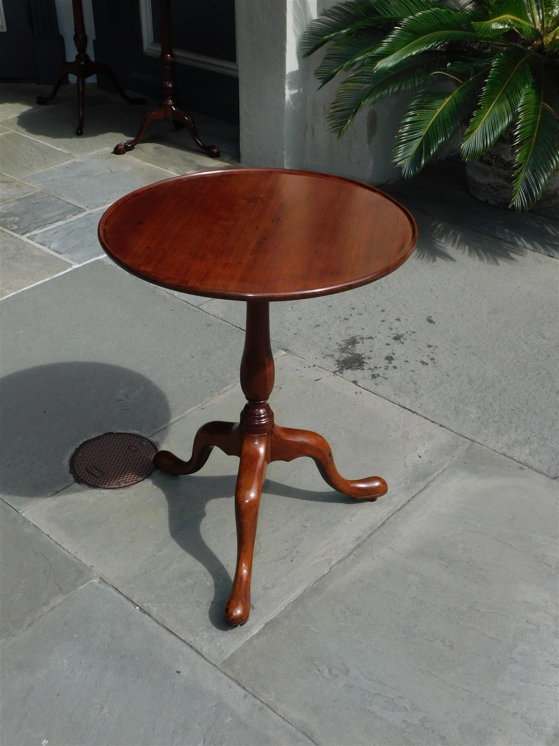 Hand-Carved American Chippendale Mahogany Dish Top Tea Table with Slipper Feet, Circa 1760 For Sale