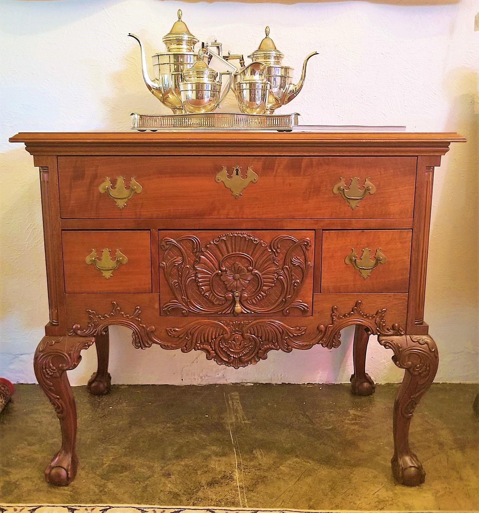Hand-Carved American Chippendale Style Mahogany Lowboy Table