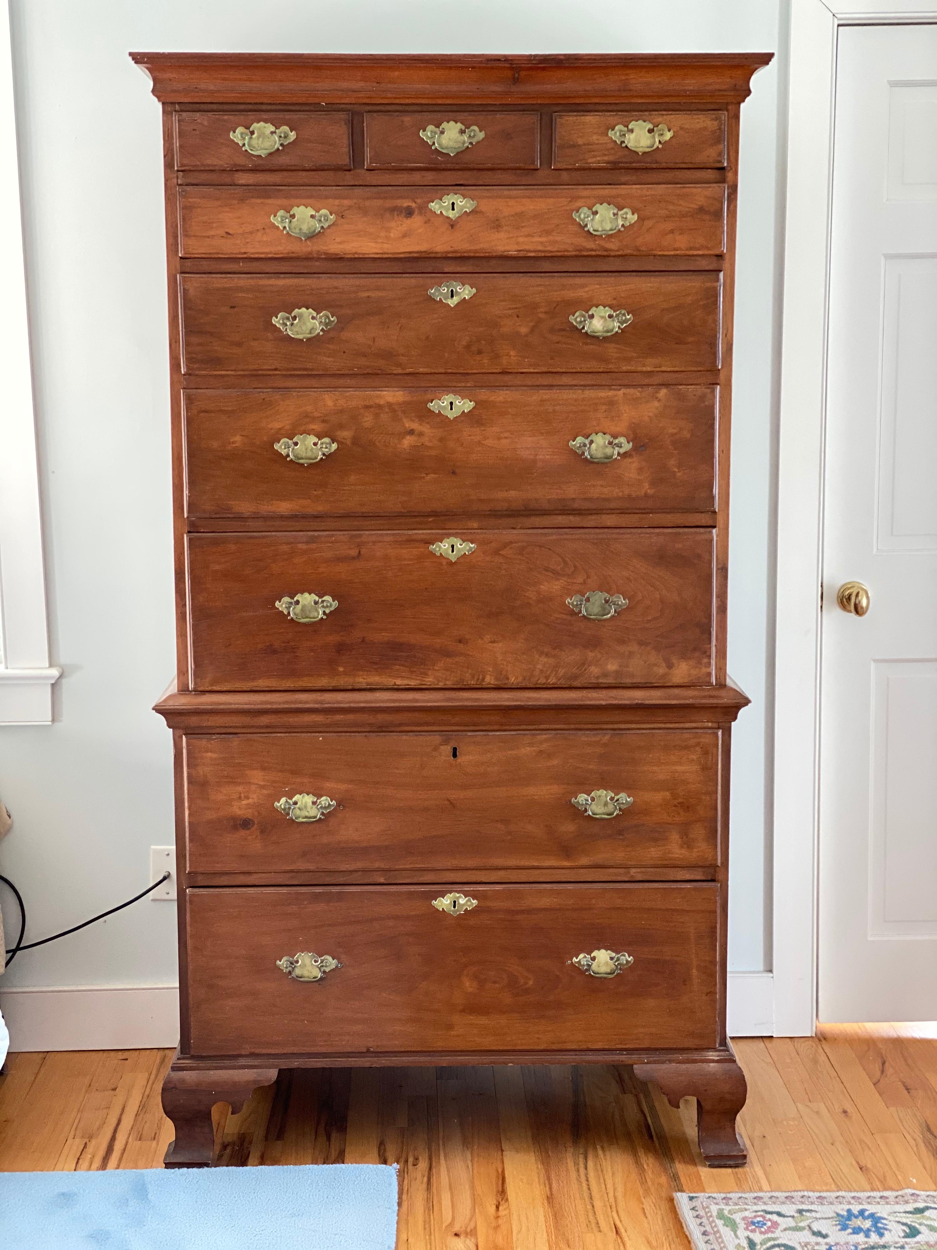 American Chippendale Walnut Chest on Chest, Probably Virginia, 1765-1800 In Good Condition In Southampton, NY