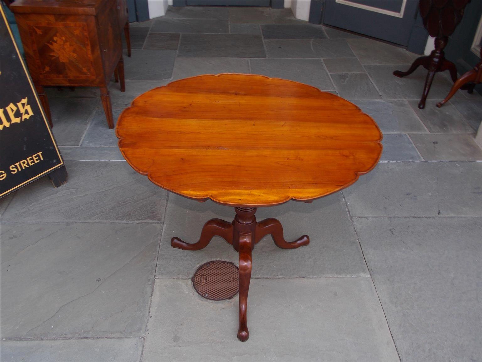 American Chippendale Walnut & Mahogany Tea Table, Chowan County, NC Circa 1770 In Excellent Condition For Sale In Hollywood, SC