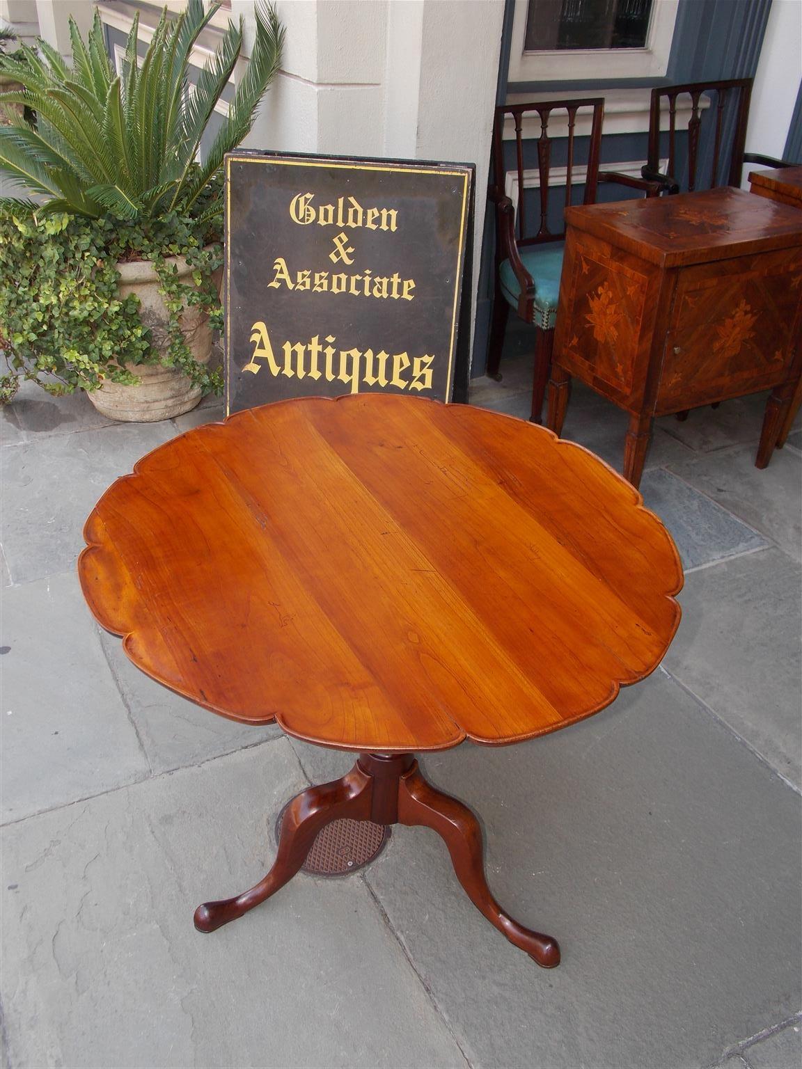 Amerikanischer Chippendale-Teetisch aus Nussbaum und Mahagoni, Chowan County, NC, um 1770 im Zustand „Hervorragend“ im Angebot in Charleston, SC