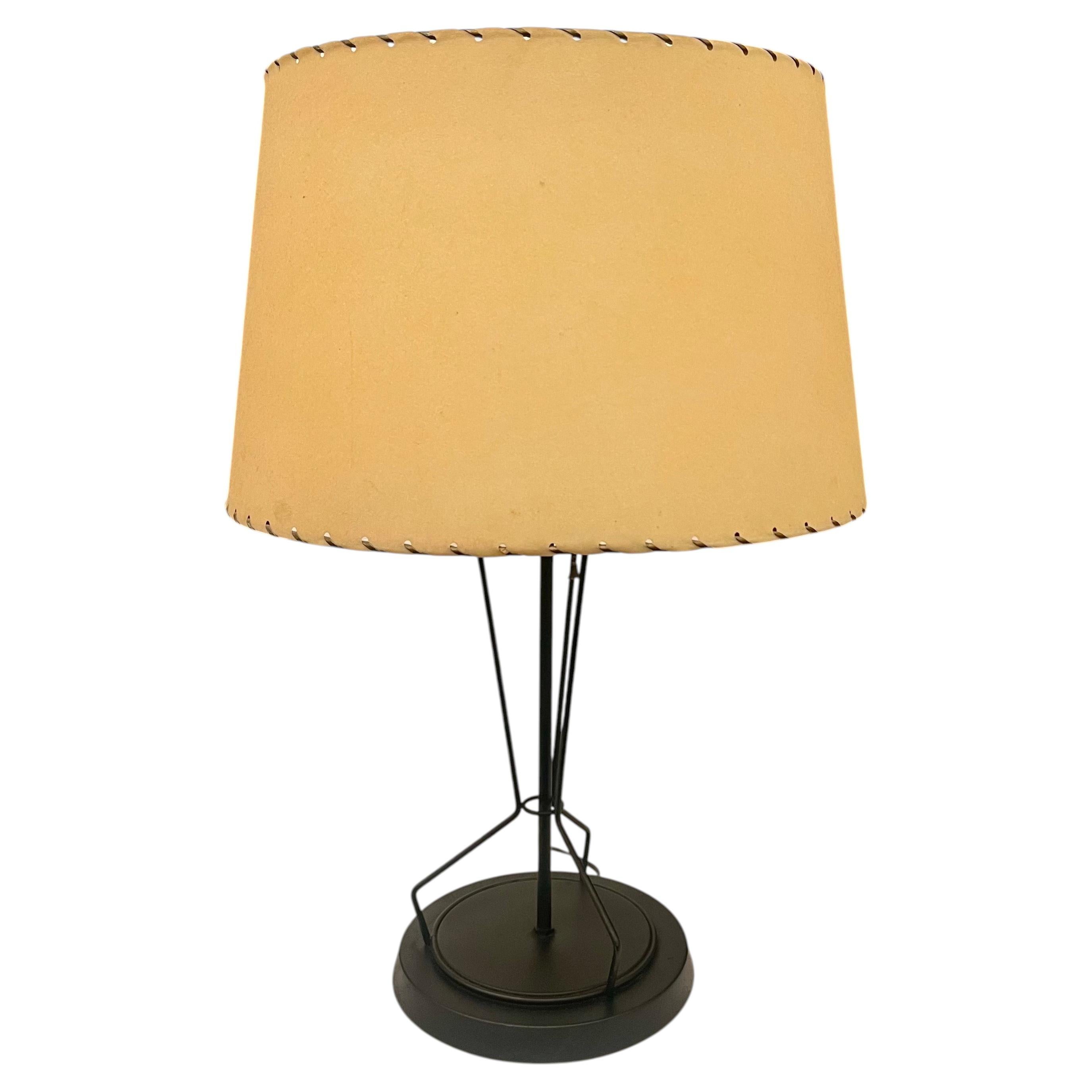 Lampada e paralume in ferro dell'era atomica di metà secolo American Classic in vendita