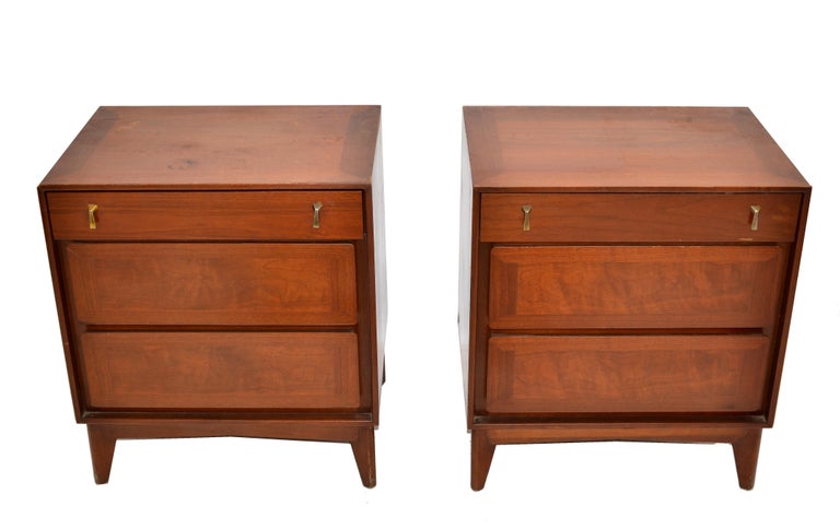 American Classic Wood Brass Night Stand Bedside Tables Mid-Century Modern - Pair In Good Condition For Sale In Miami, FL