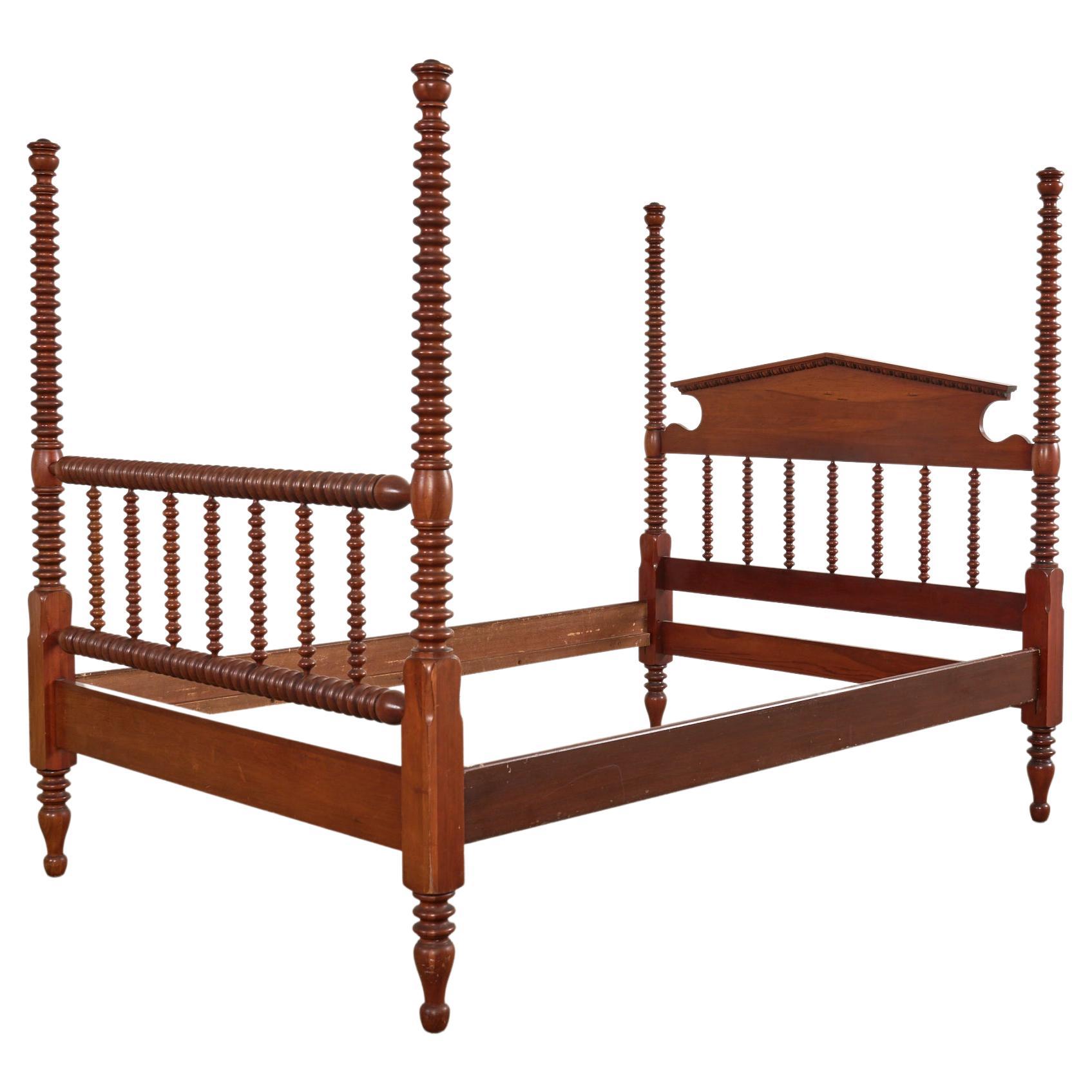 Spindle Wooden Antique Bed, WK190 For Sale at 1stDibs