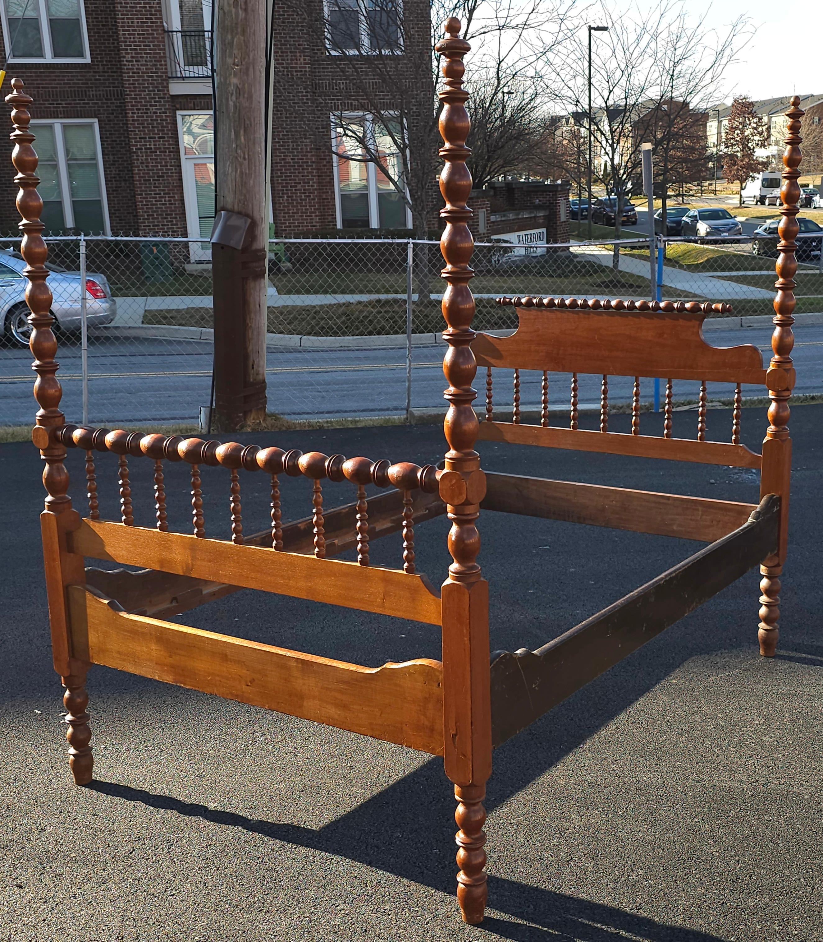 American Classical Bobbin Turned Spindle Fruitwood Poster Full Size Bed For Sale 1