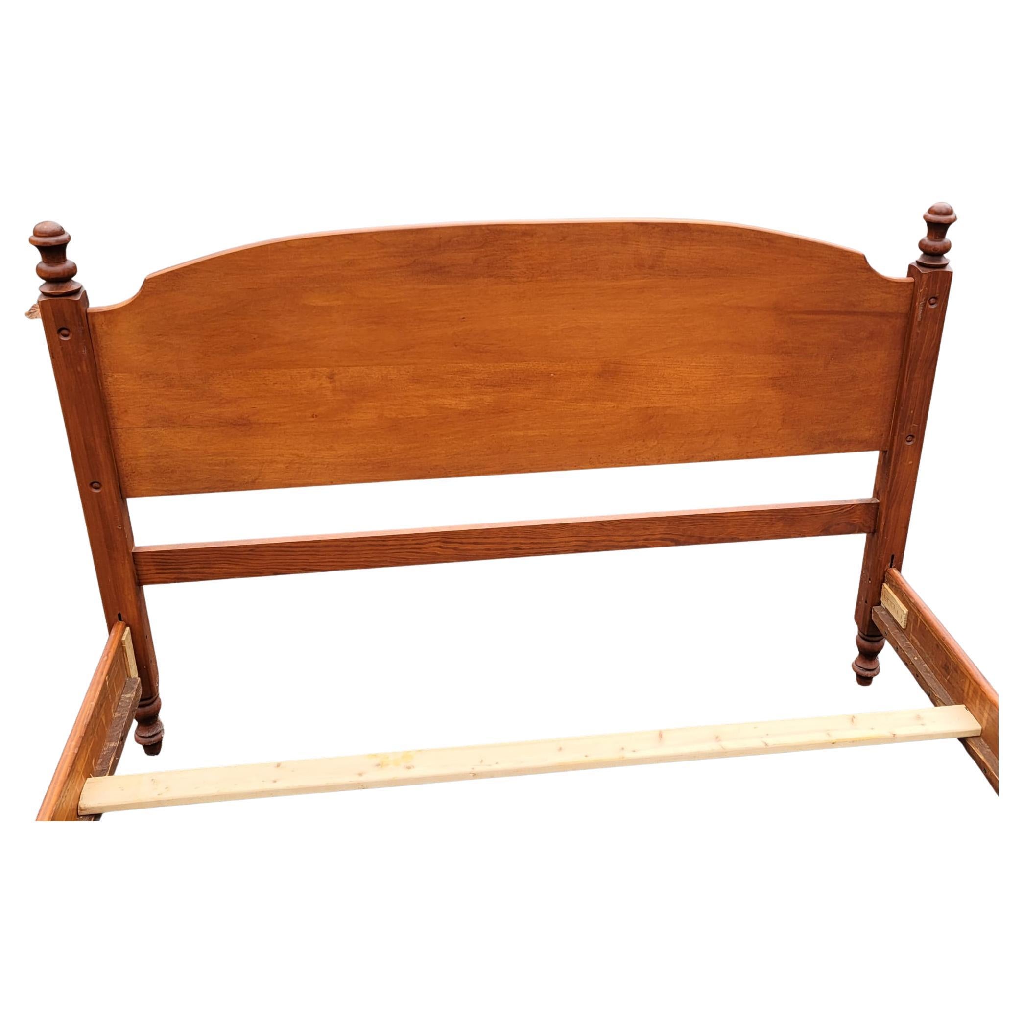 20th Century American Classical Colonial Style Maple Full Size Bedstead