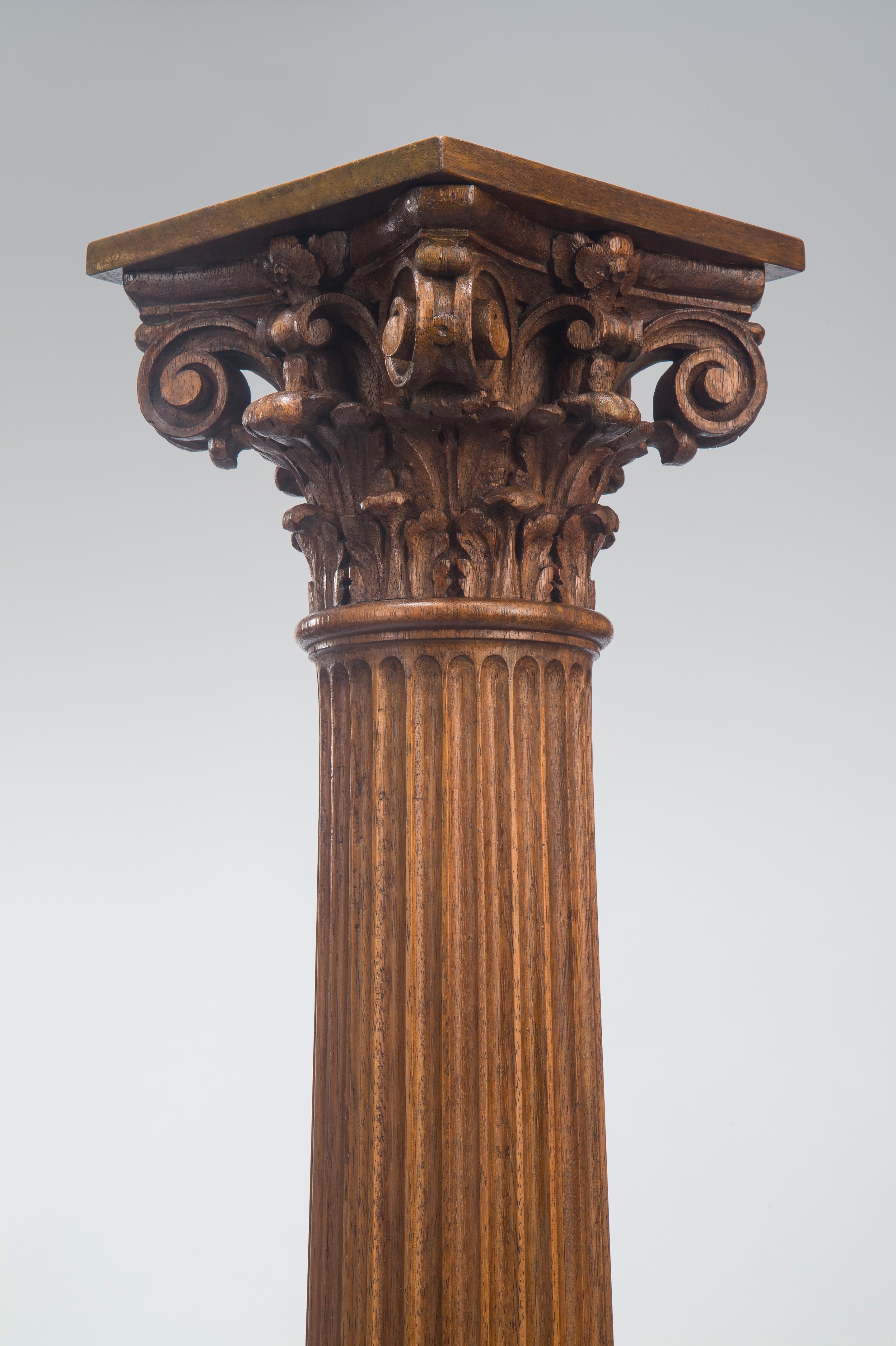 American Classical Column Oak Pedestal (amerikanisch) im Angebot