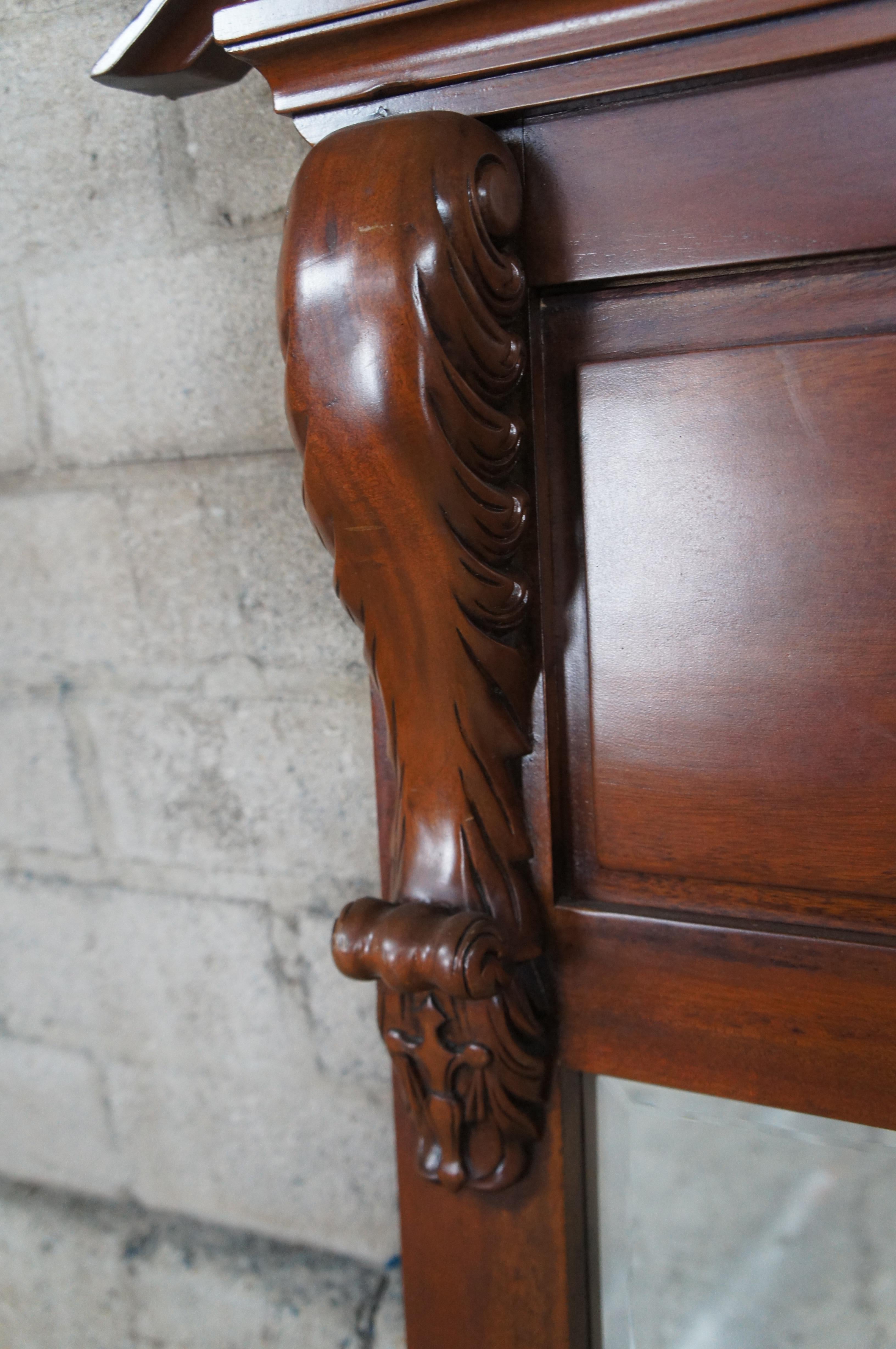20ième siècle Miroir à fronton Trident en acajou de style Classic Mantels 49