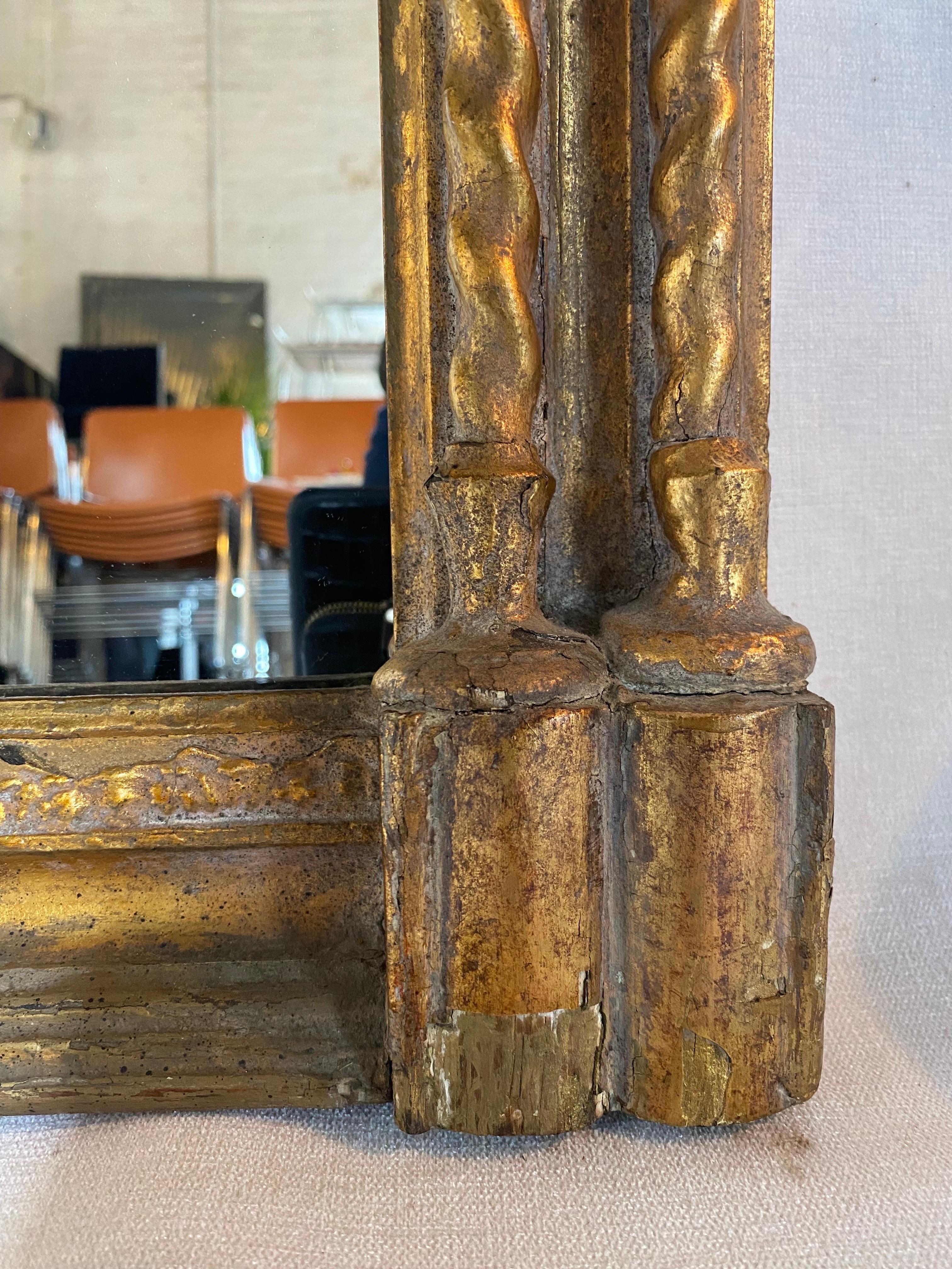 Miroir d'embarcadère classique américain doré avec sculptures de glands, de coquillages et de médaillons  en vente 8