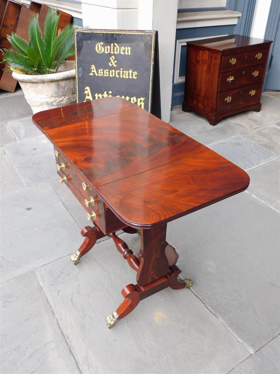 Classic Mahogany Drop Leaf Three Drawer Table with Paw Casters C 1815 en vente 6