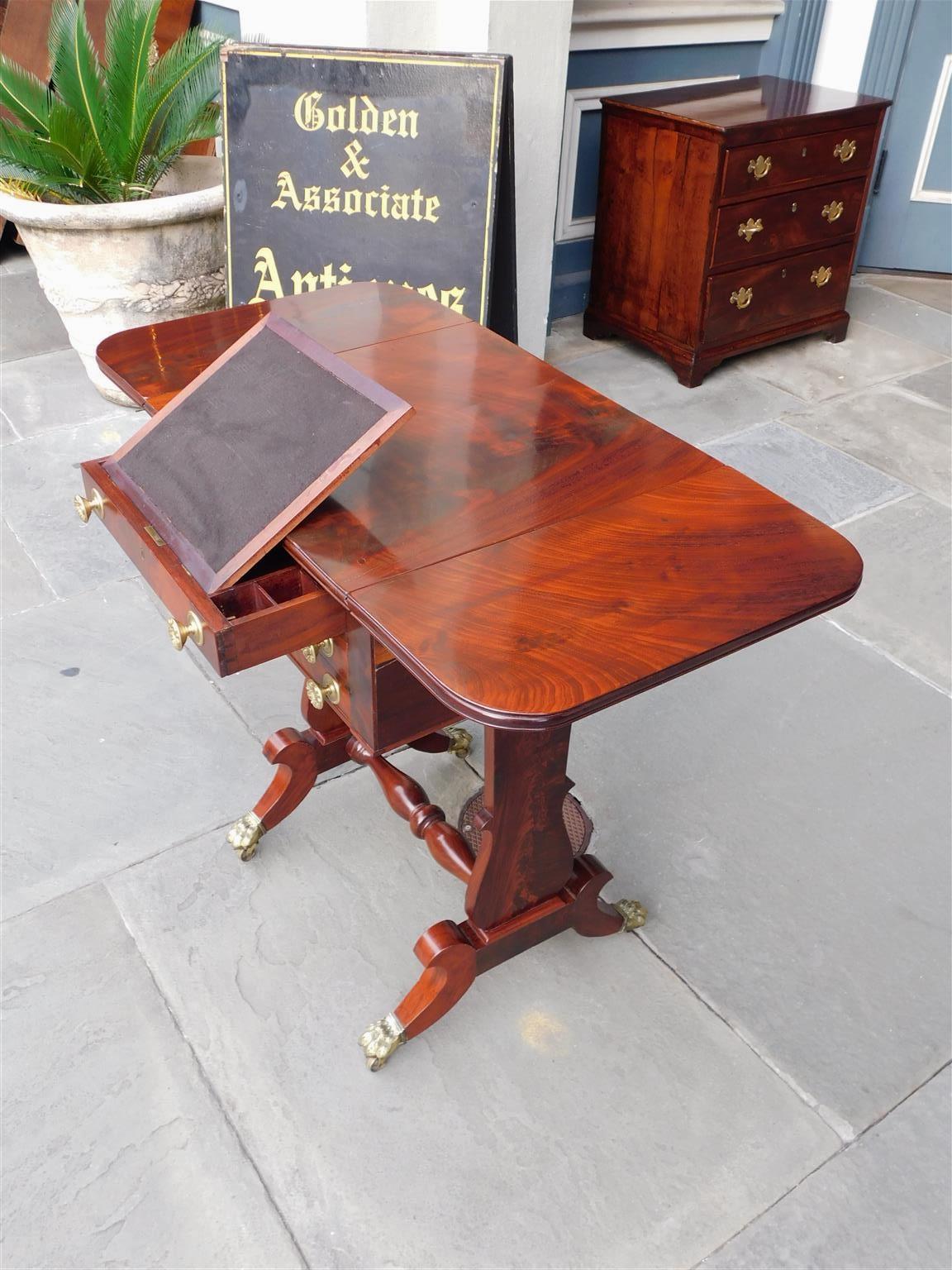 Classic Mahogany Drop Leaf Three Drawer Table with Paw Casters C 1815 en vente 11