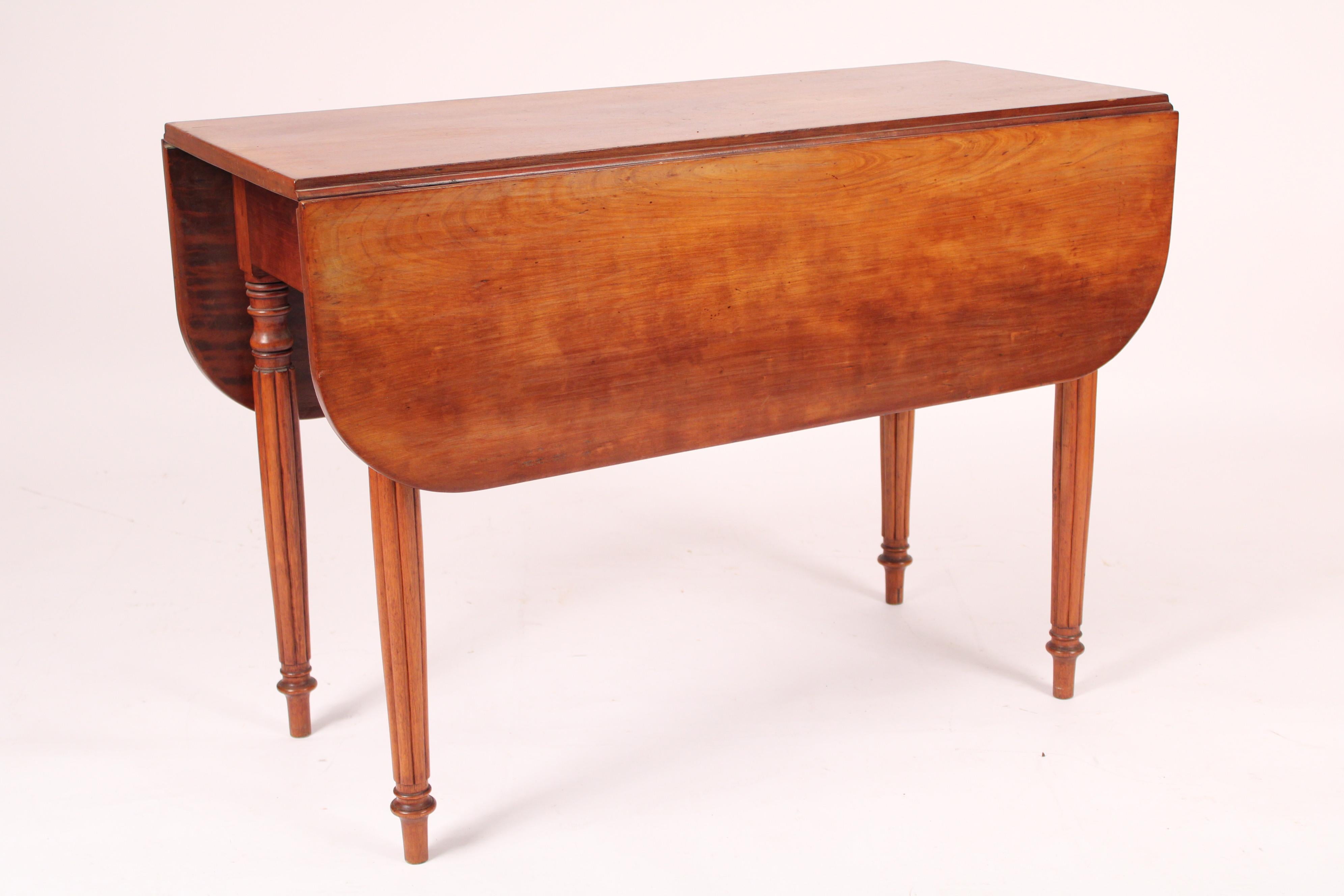 American Classical Style Cherry Wood Drop Leaf Table In Good Condition In Laguna Beach, CA
