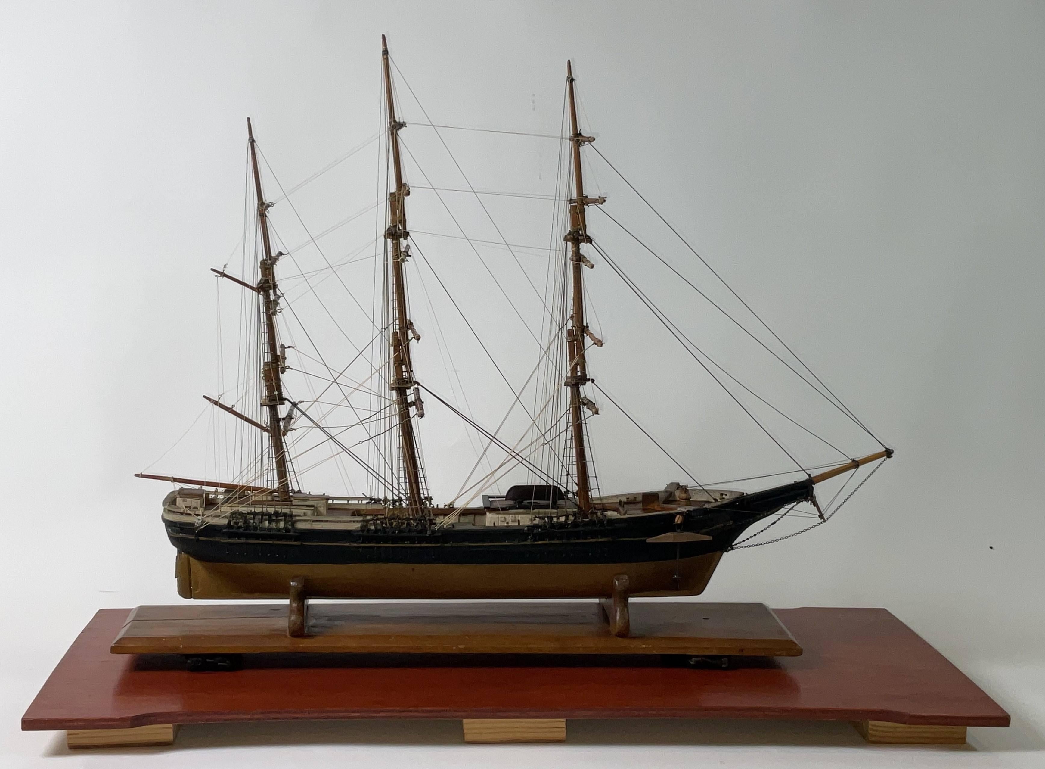 XXI secolo e contemporaneo Modello di nave American Clipper in custodia in vendita