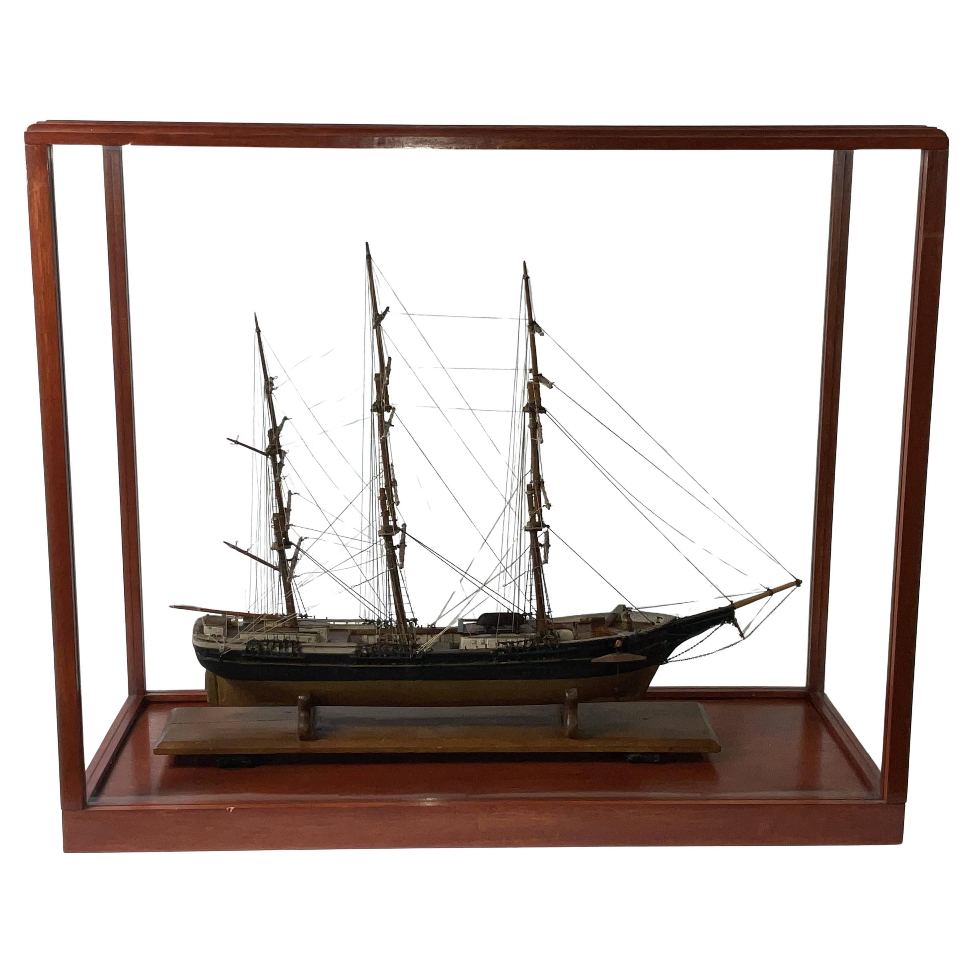 Modèle de bateau clipper américain dans son coffret