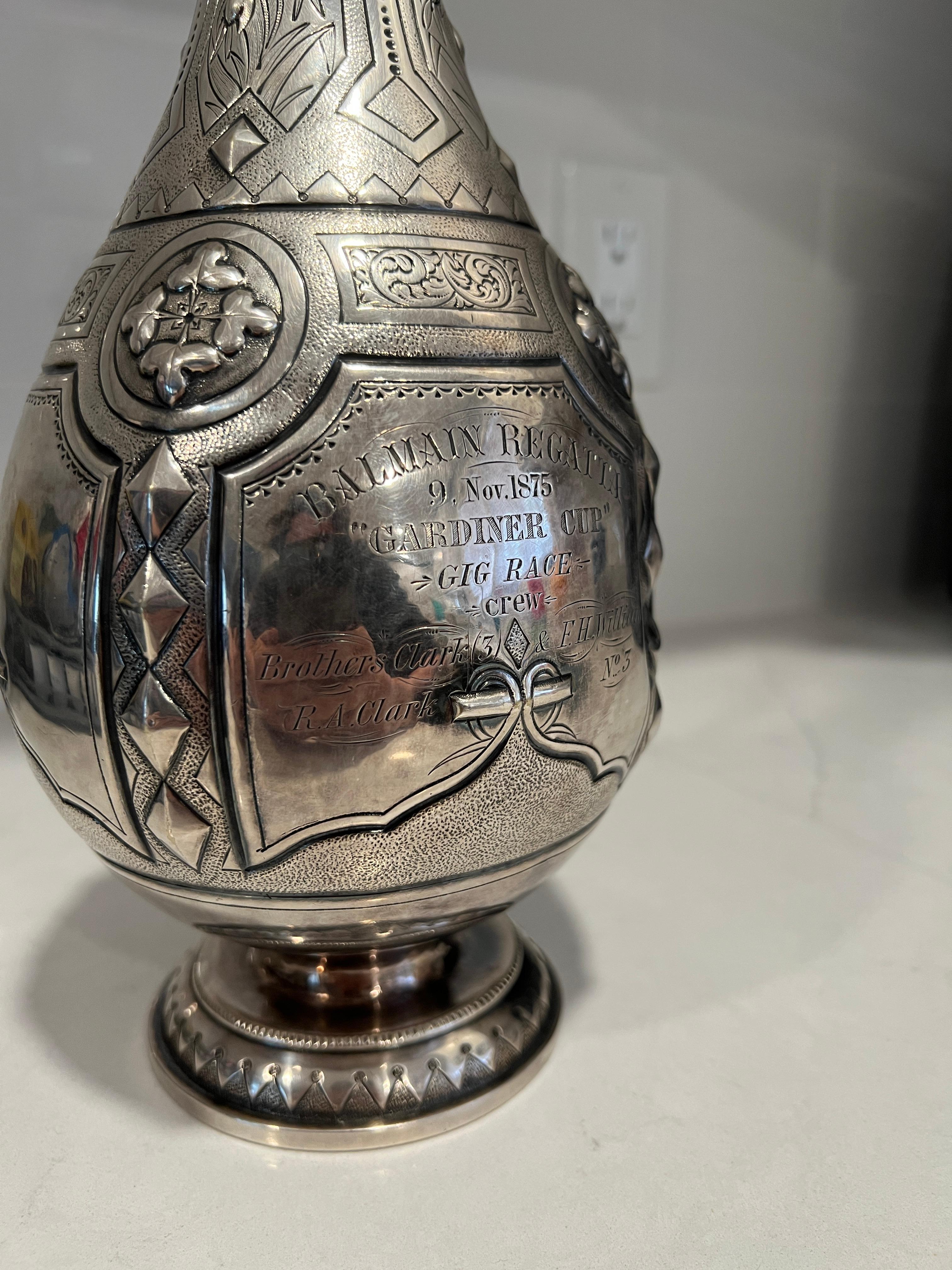 Amerikanische Münzsilber Balmain Regatta „Gardiner Cup“ Wasserkanne Circa 1875 (19. Jahrhundert) im Angebot