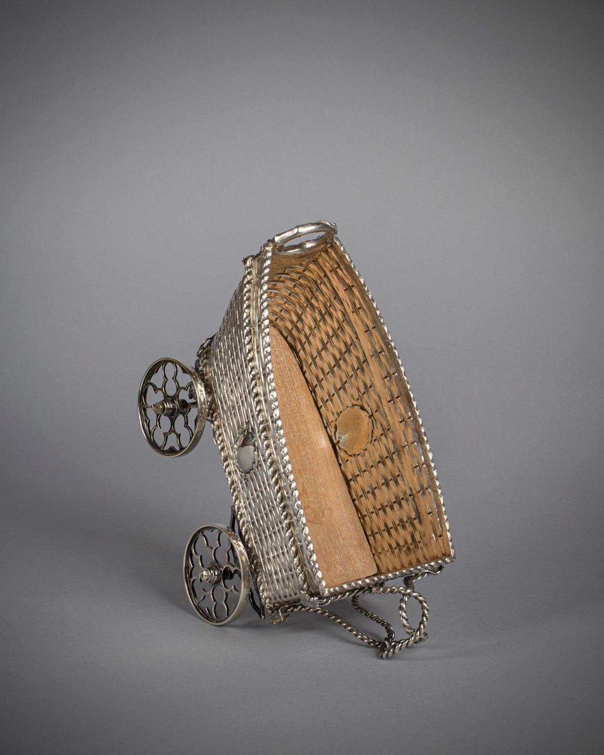 American Coin Silver Wine Bottle Wagon, Circa 1855 In Good Condition For Sale In New York, NY