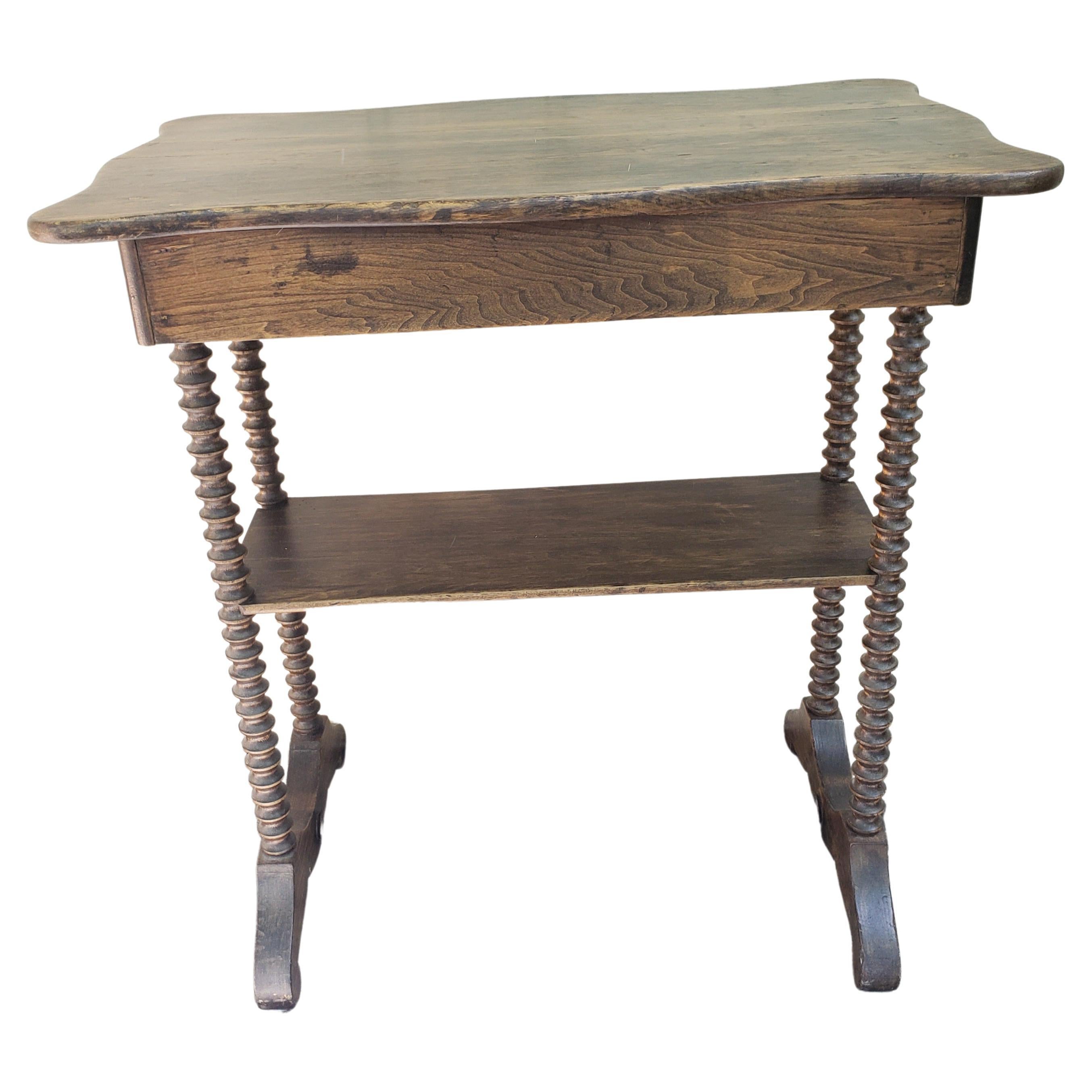 Hand-Crafted American Colonial 2-Tier Oak Bobbin Legs Occasional Table For Sale