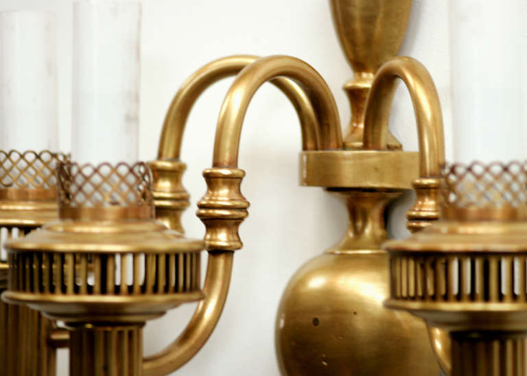 Mid-20th Century American Colonial Brass Converted Oil Lamp Wall Sconce For Sale