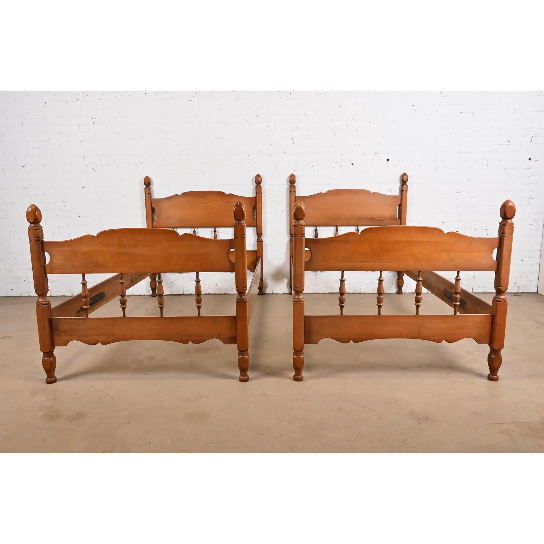 American Colonial Carved Cherry Wood Twin Size Spindle Beds by Empire Furniture In Good Condition For Sale In South Bend, IN