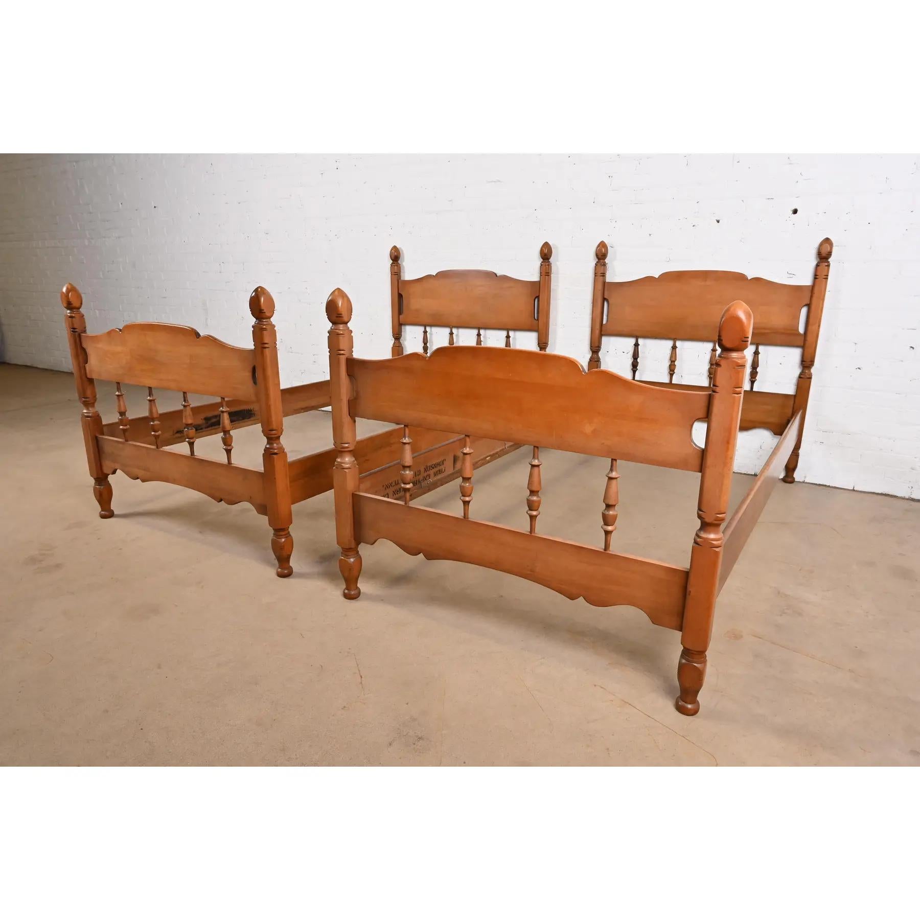 Mid-20th Century American Colonial Carved Cherry Wood Twin Size Spindle Beds by Empire Furniture For Sale