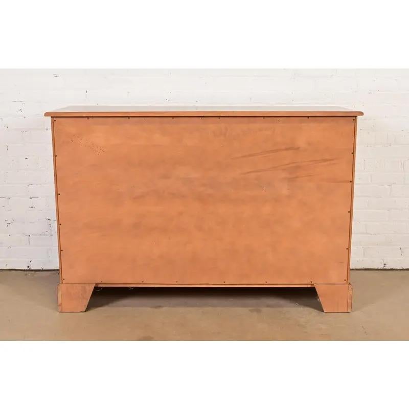 Comò o cassettiera Coloniale Americana, CIRCA ANNI 70 in vendita 3